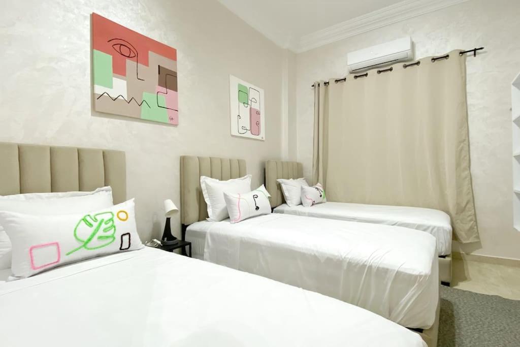Charming Downtown For 8: Cozy Elegance In The Heart Of The