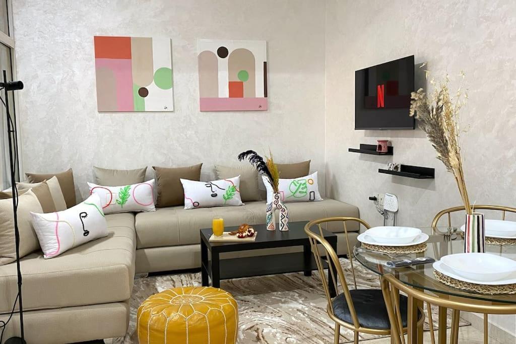 Charming Downtown For 8: Cozy Elegance In The Heart Of The Marrakesh