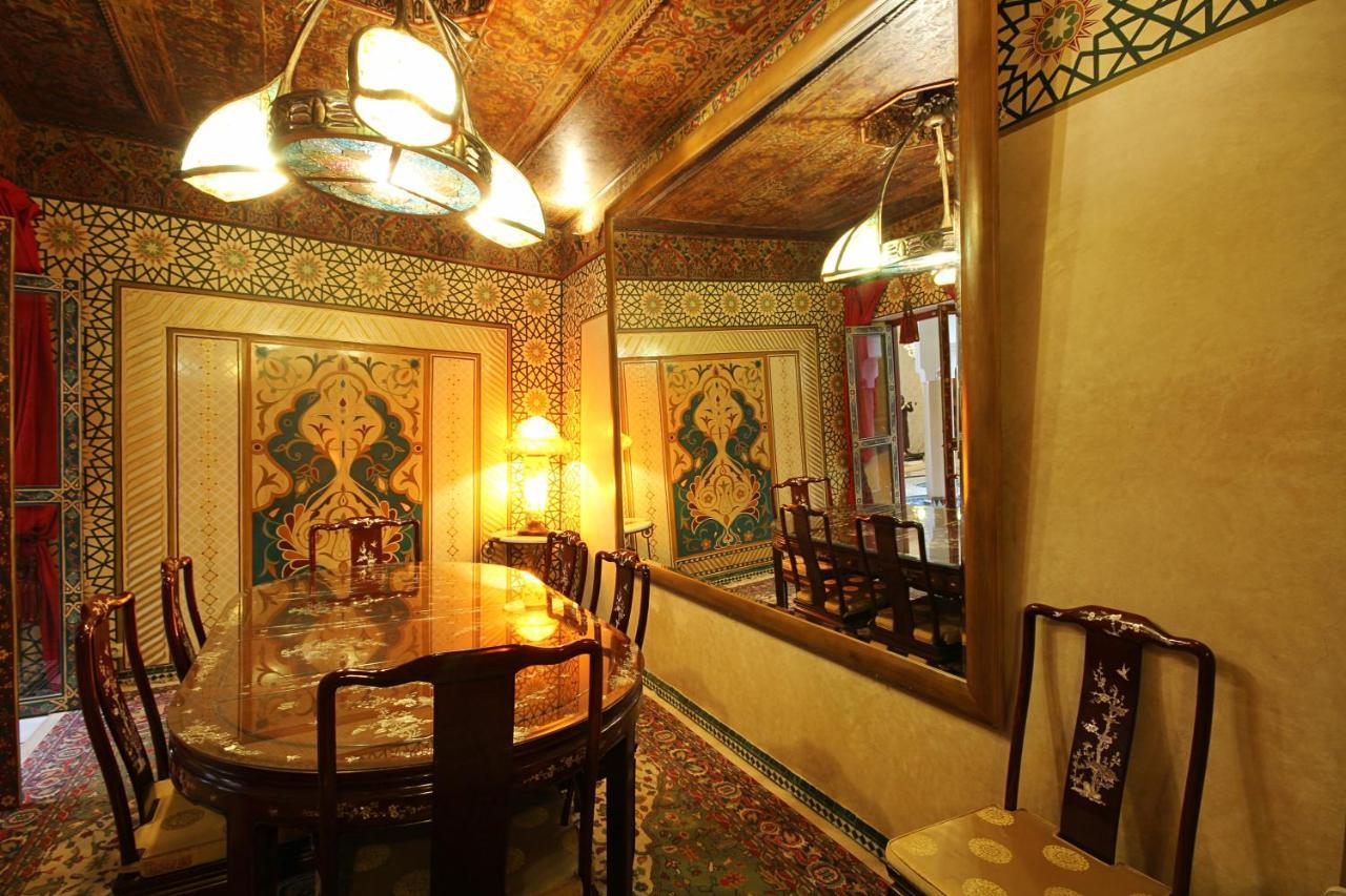Esmeralda Riad *