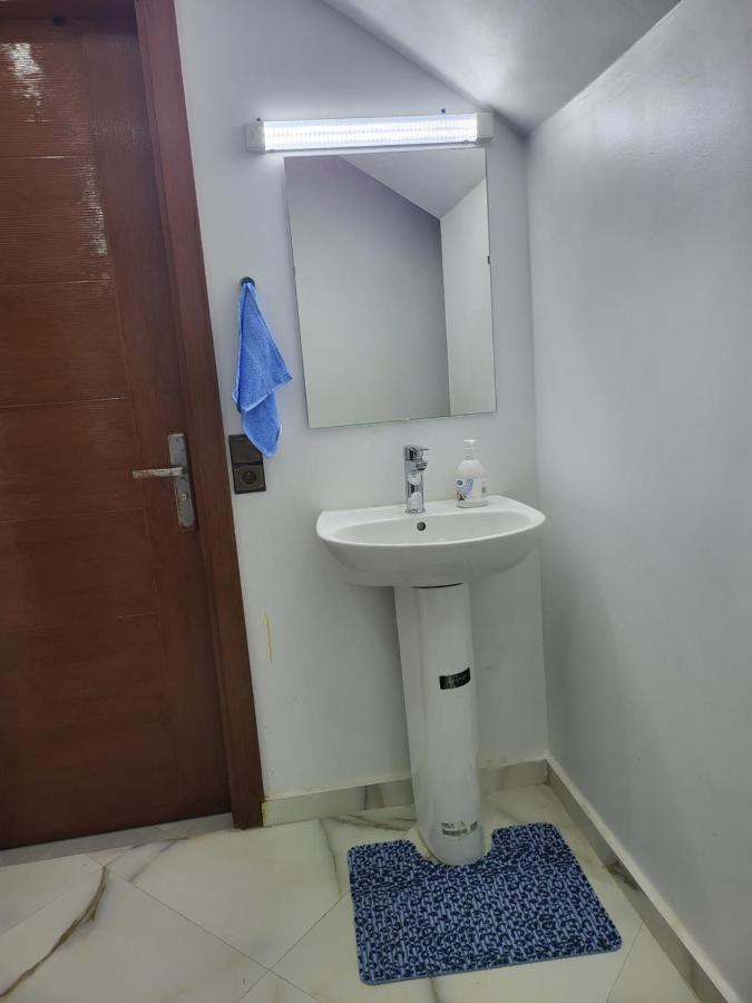 Duplex+2 Salles De Bain A 5 Min De L'aeroport Apartment *