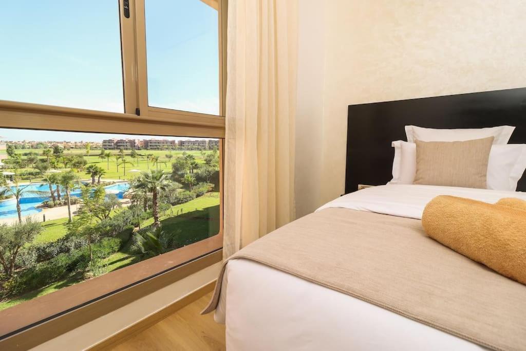 Cosy Appartemt Vue Sur Golf Et Montagne Appartement