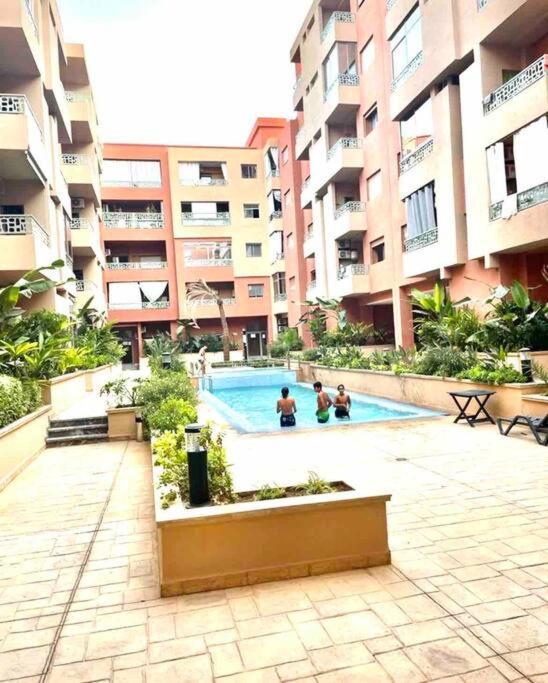 Hi, 2 Bedroom Apparment, *
