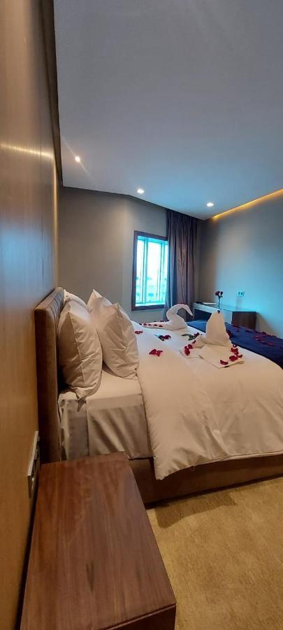 Almas Hotel