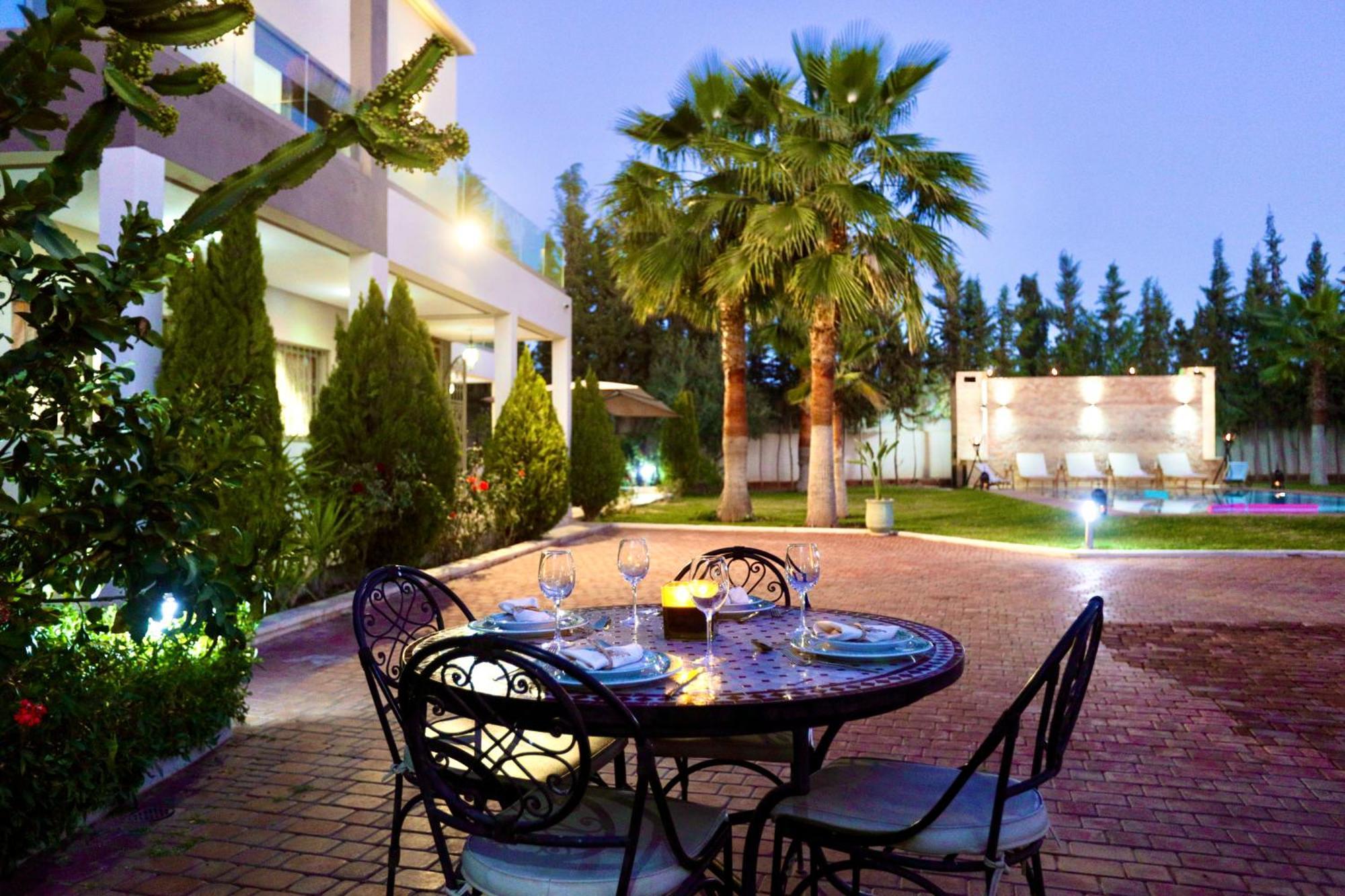 *villa De Luxe A Marrakech, Vue Sur Les Montagnes* Villa *