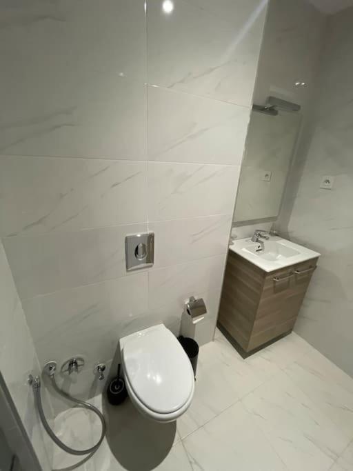 Standing 1 * Marrakesh