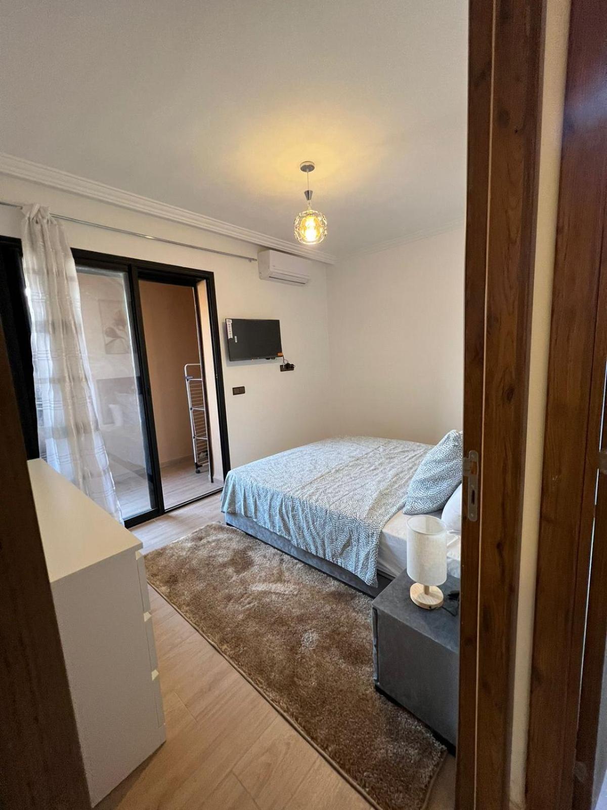 Cozy In Center Apartment