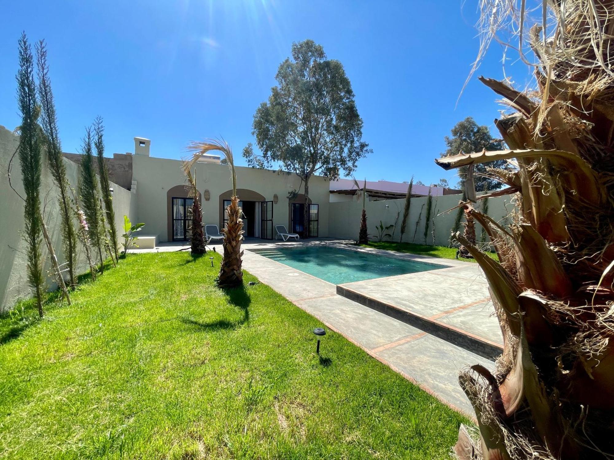 Avec Piscine, Jardin Et Parking Prive Situee A 10 Minutes Du Centre De Marrakech - Ark Realty *