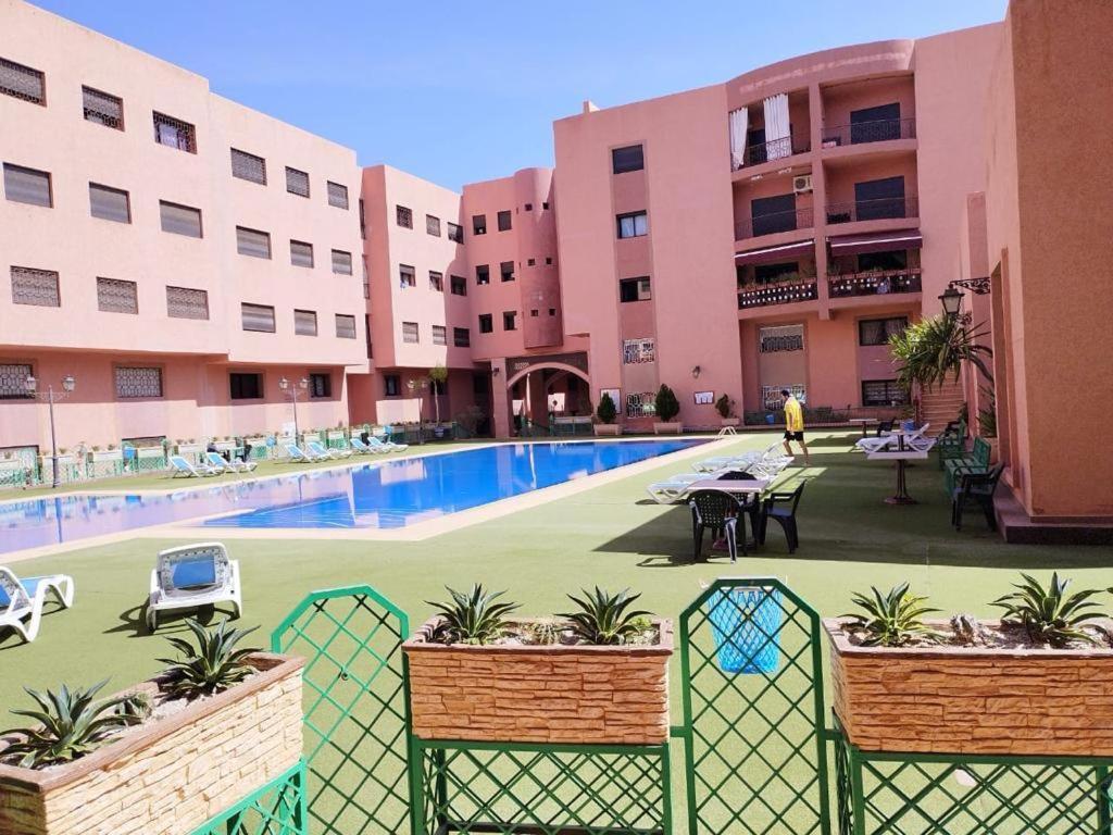 Y&h Tres Grand F4 Wifi Fibre Piscine *