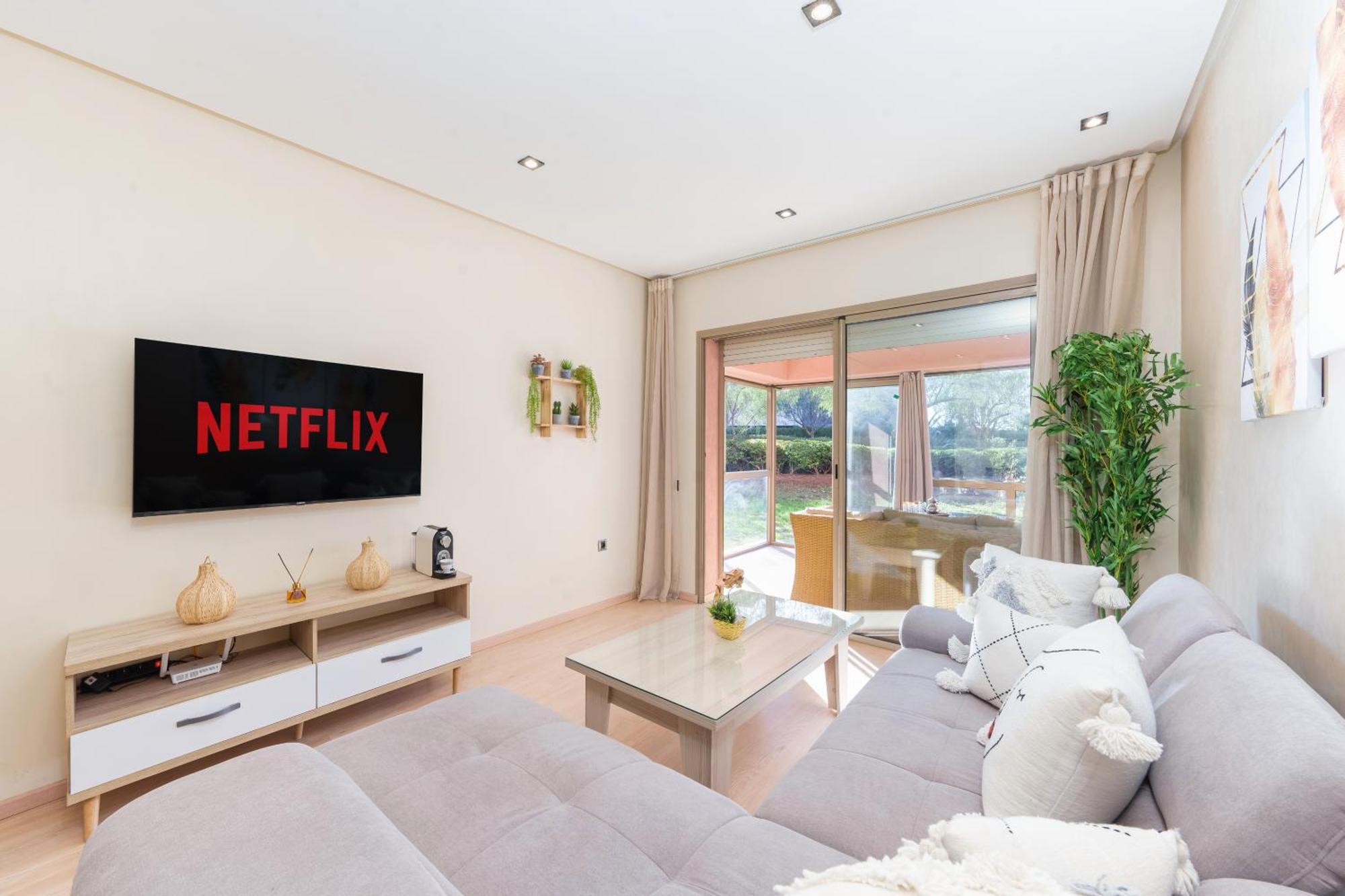 Relax Front Of Pool-garden-fibre Appartement *