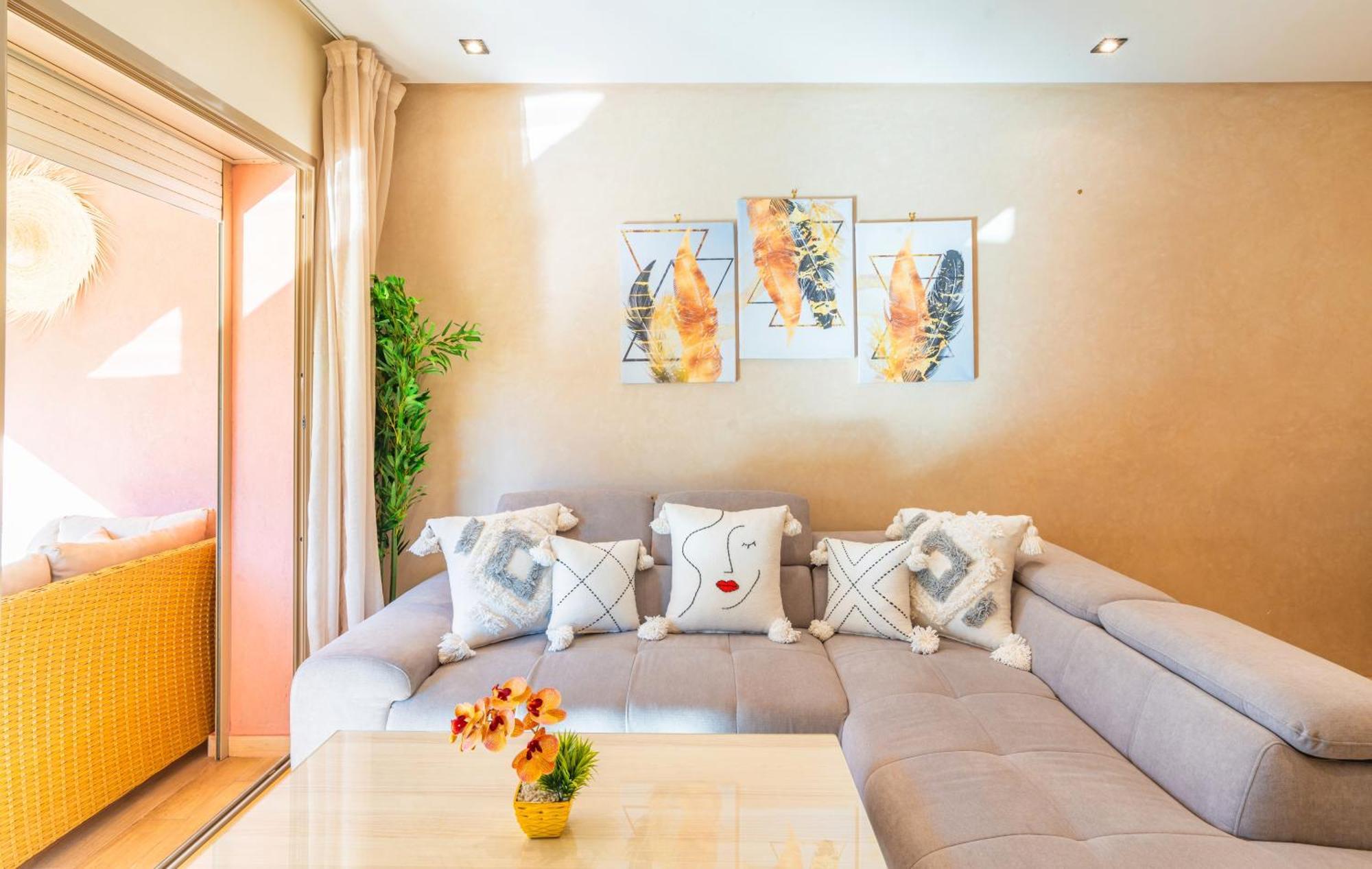Relax Front Of Pool-garden-fibre Appartement