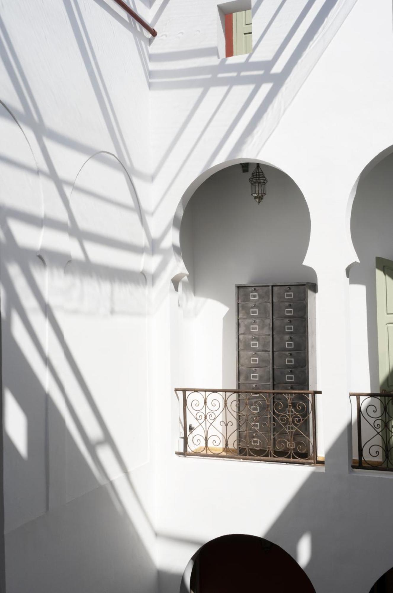Al Uzza Riad *