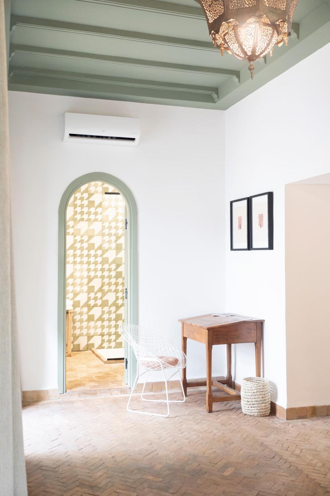 Riad Al Uzza *