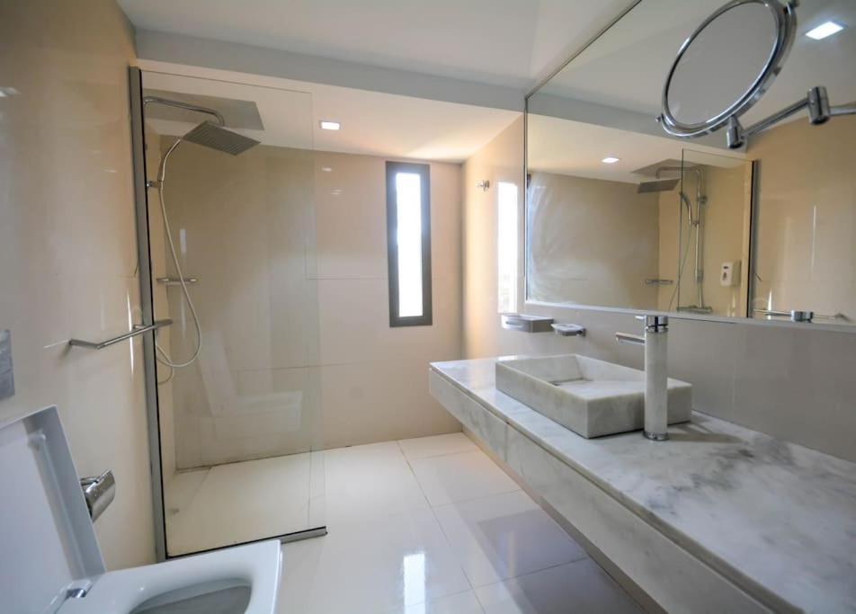Luxueux Duplex 2ch Dans Magnifique Villa