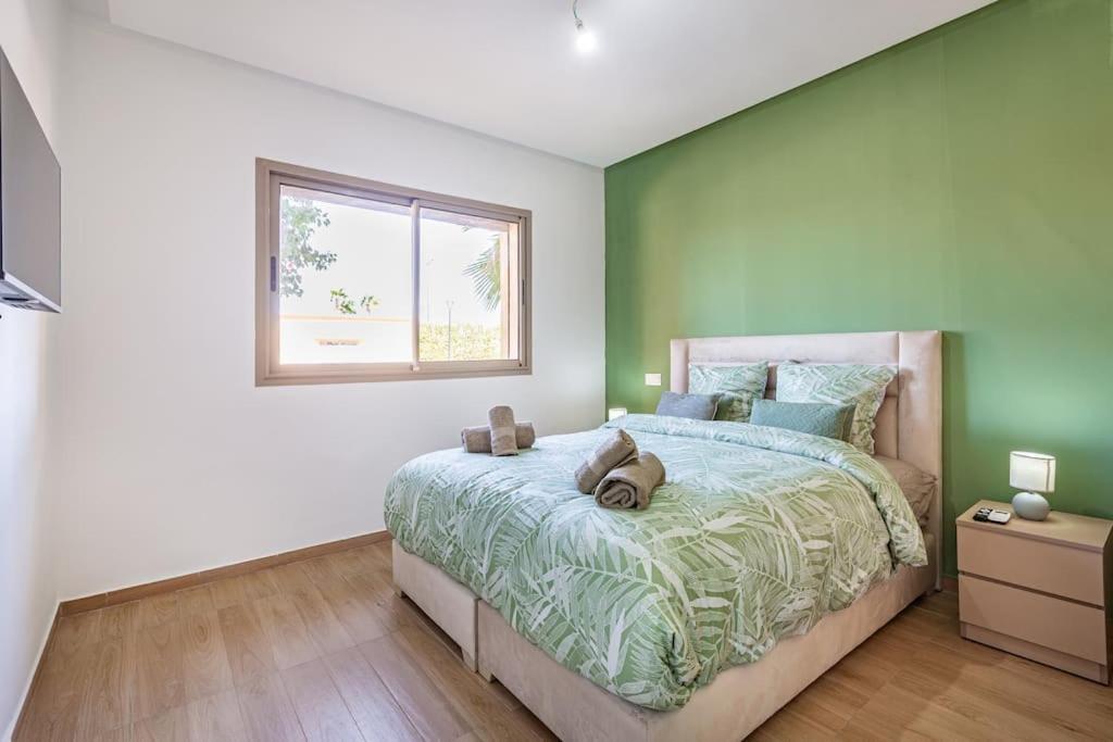Privee, Piscine, Av M6 Apartment