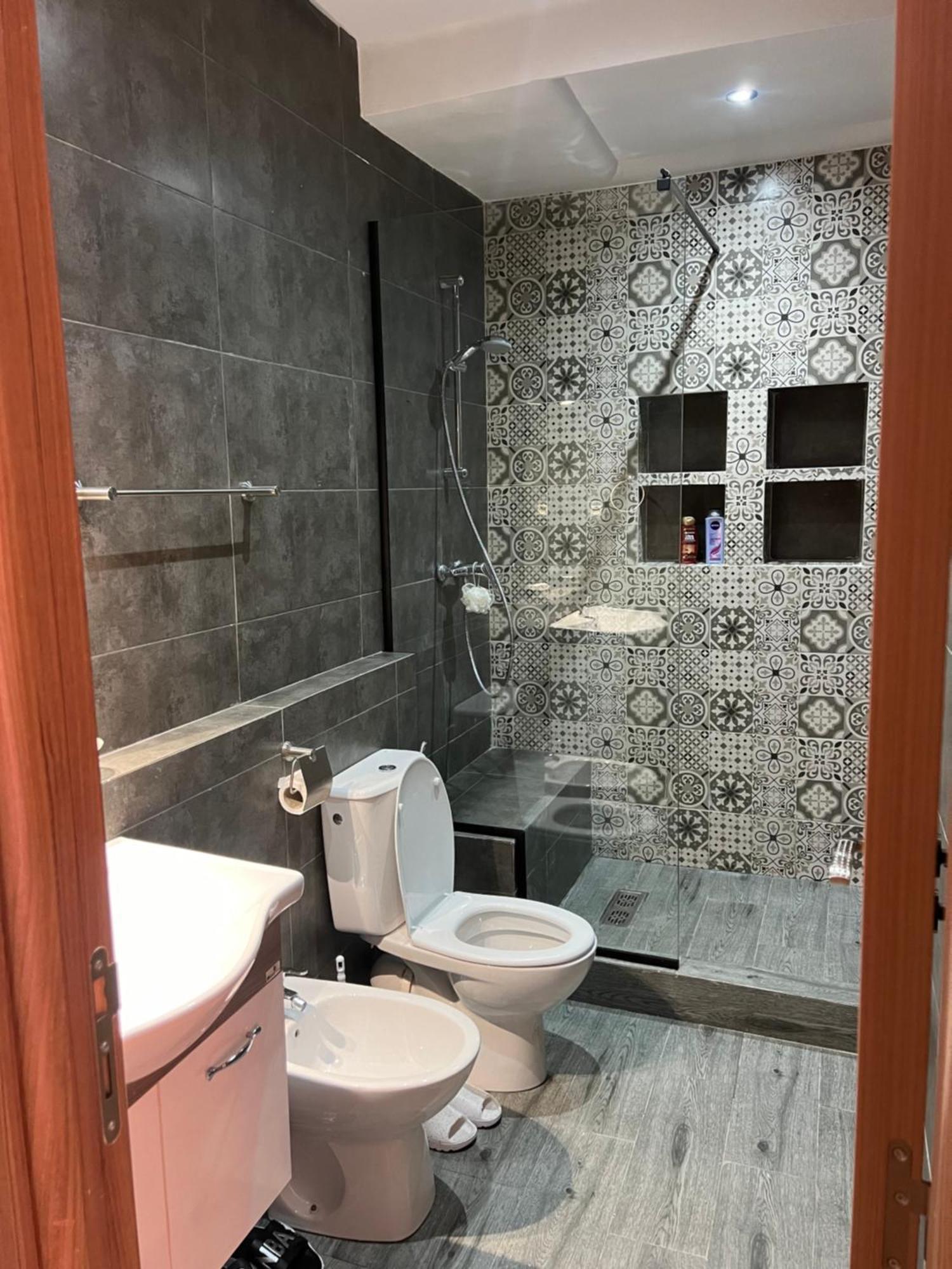 Safran Avec Piscine Apartment *