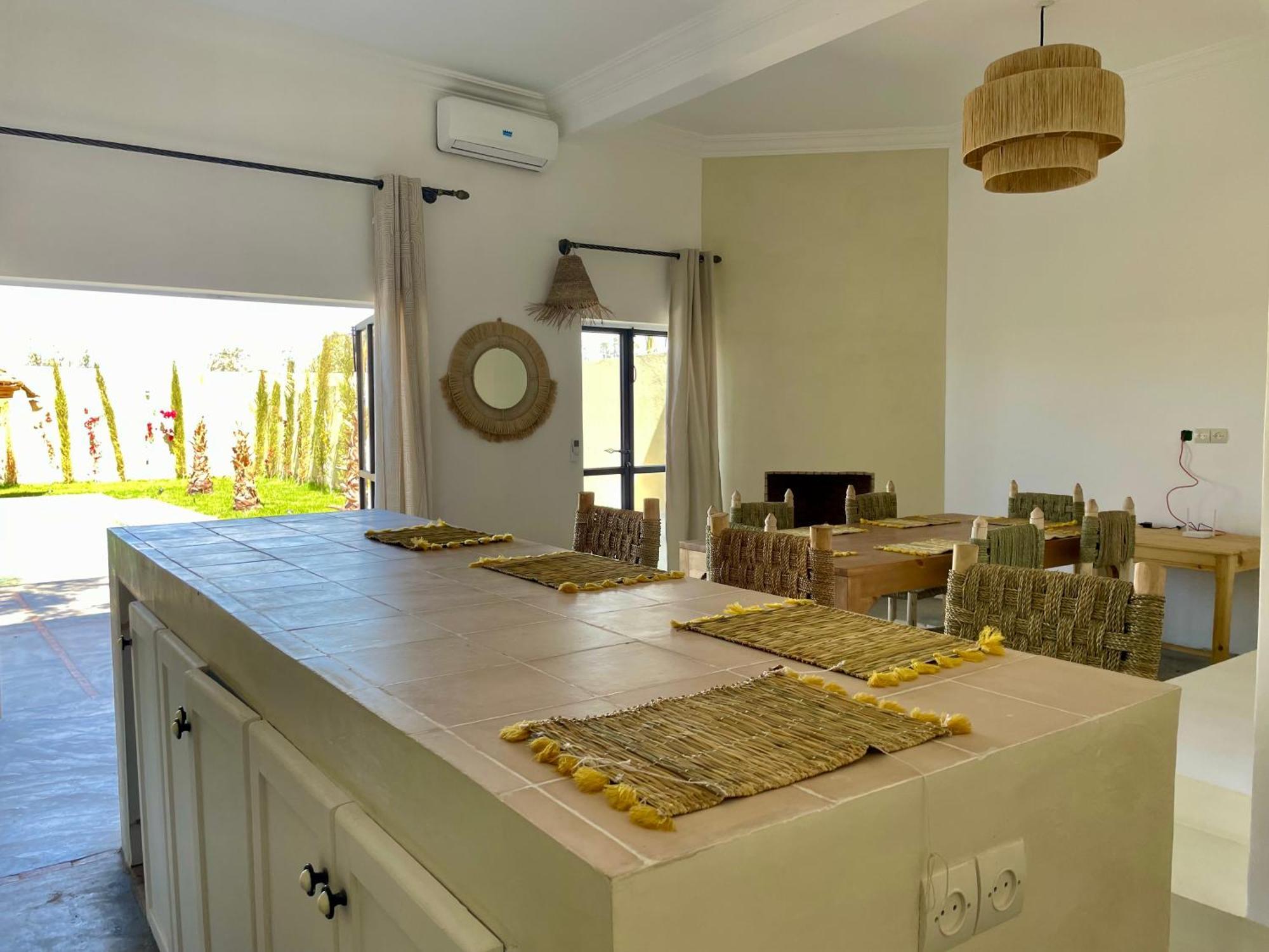Avec Piscine, Jardin Et Parking Prive Situee A 10 Minutes Du Centre De Marrakech - Ark Realty *