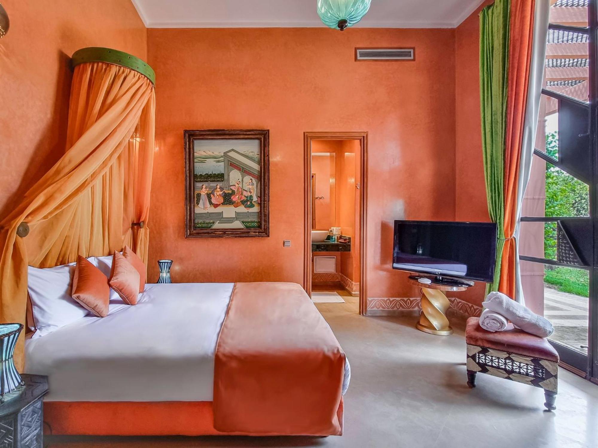 Soraya/noor & Villa