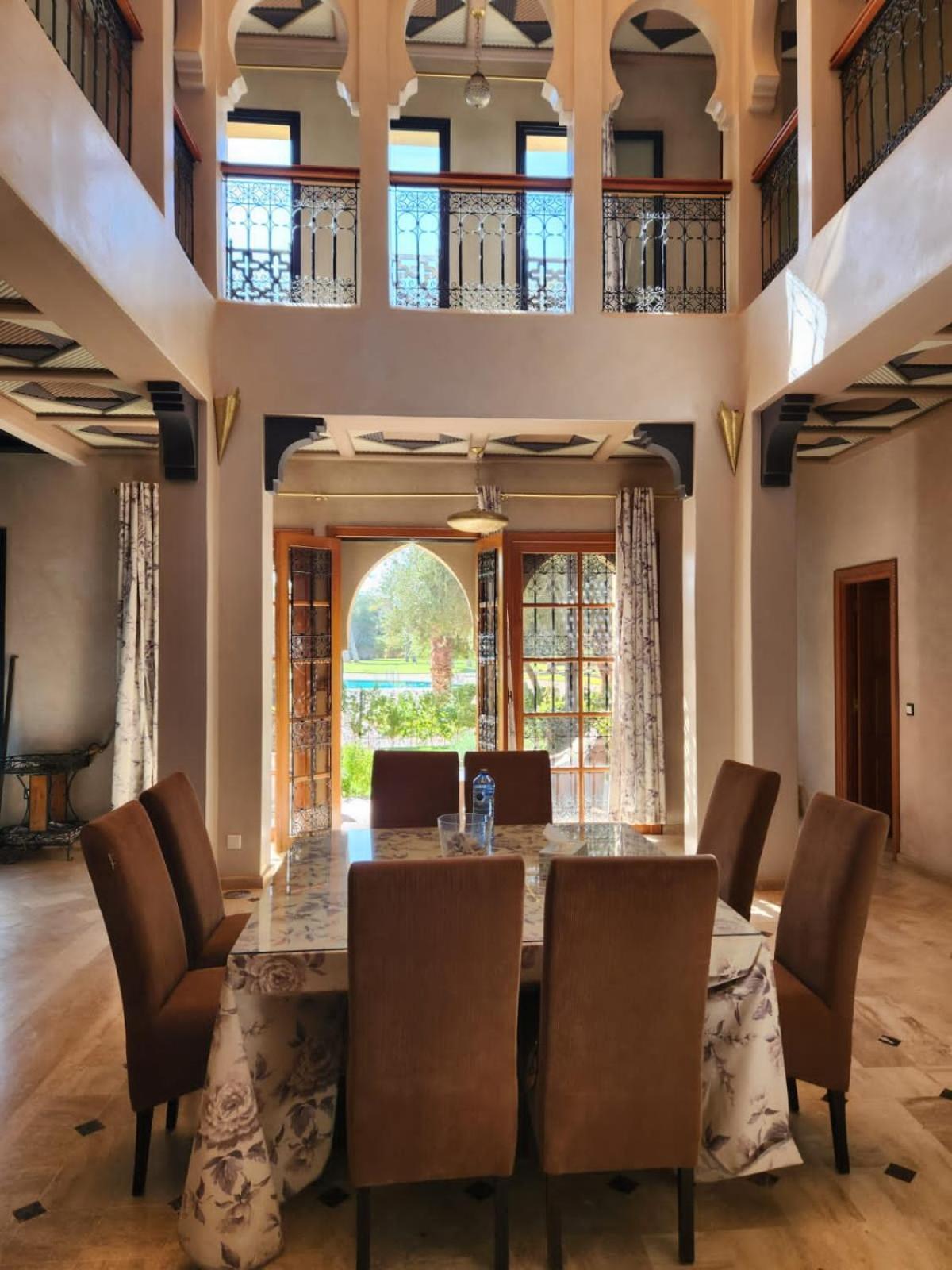 Villa Charming Villa: Serenity And Style *