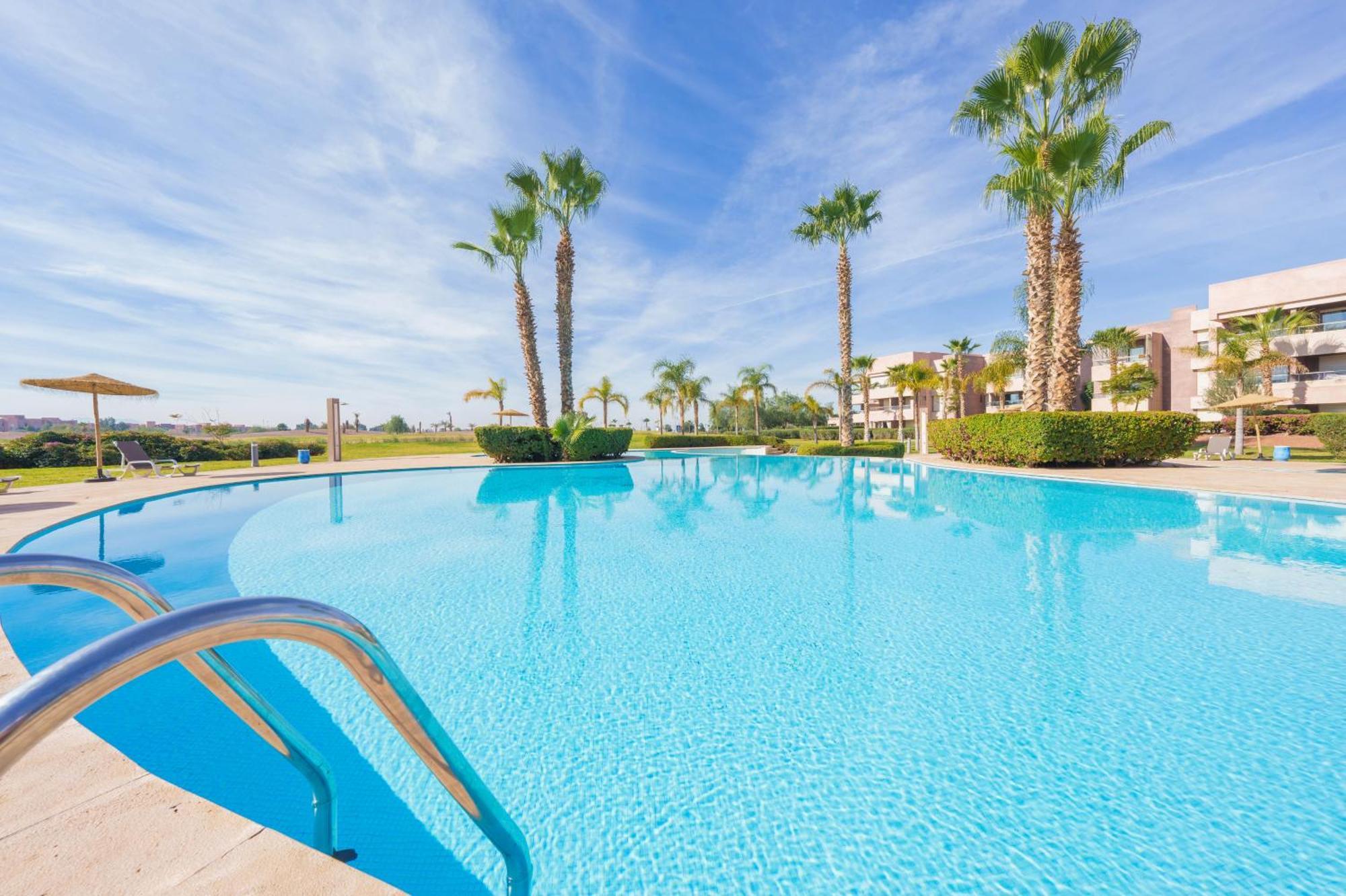 Relax Front Of Pool-garden-fibre
