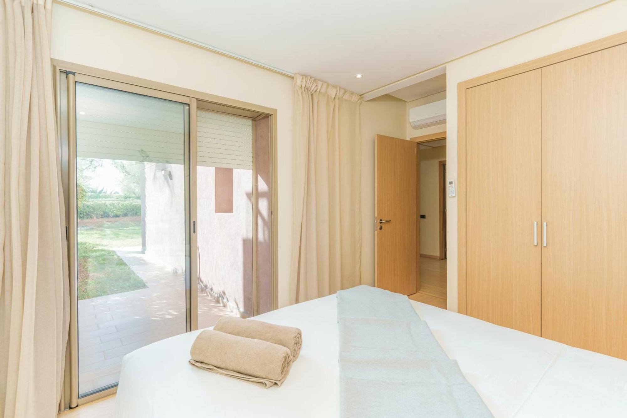 Relax Front Of Pool-garden-fibre Appartement Marrakesh