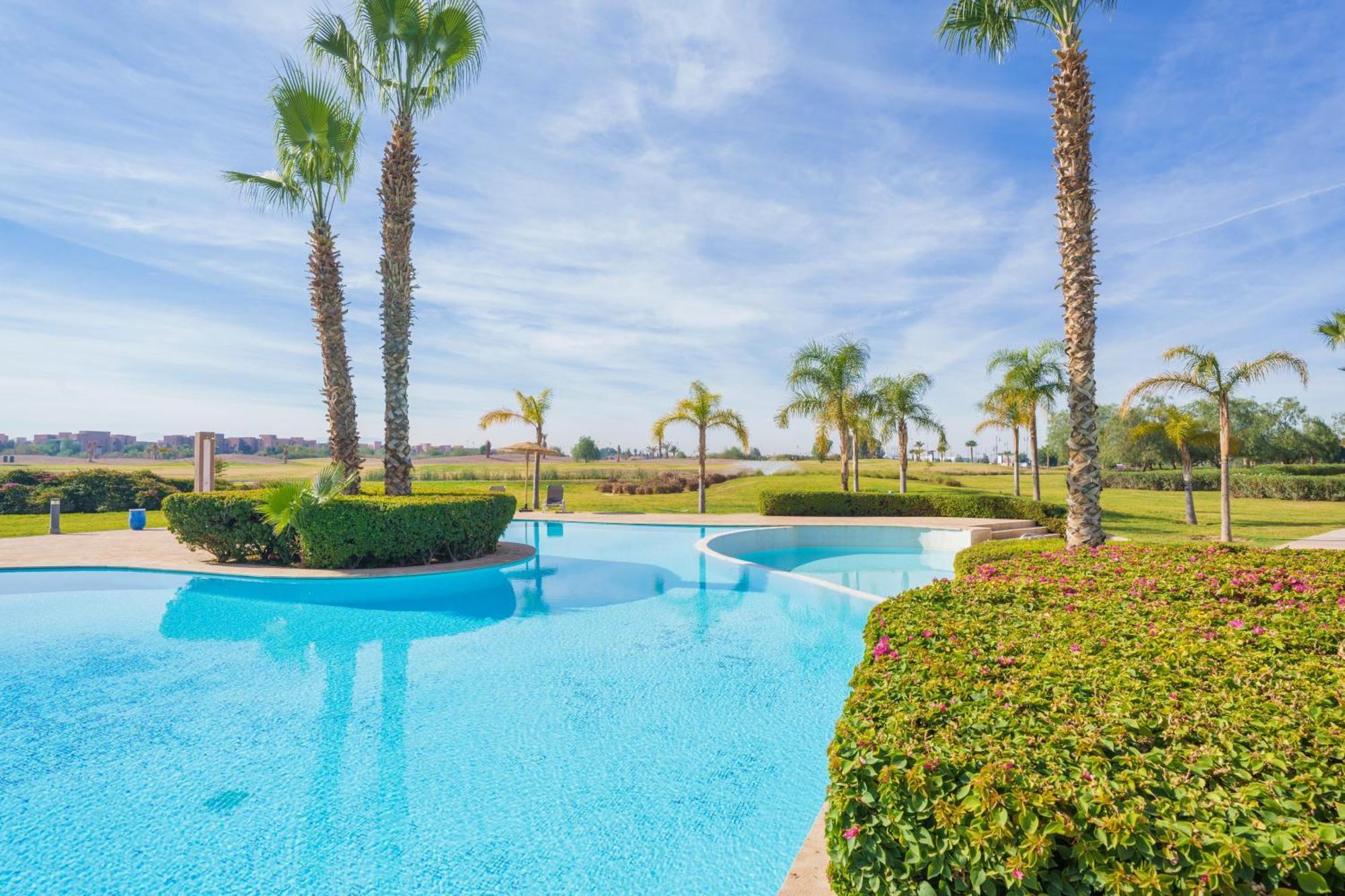 Relax Front Of Pool-garden-fibre Marrakesh