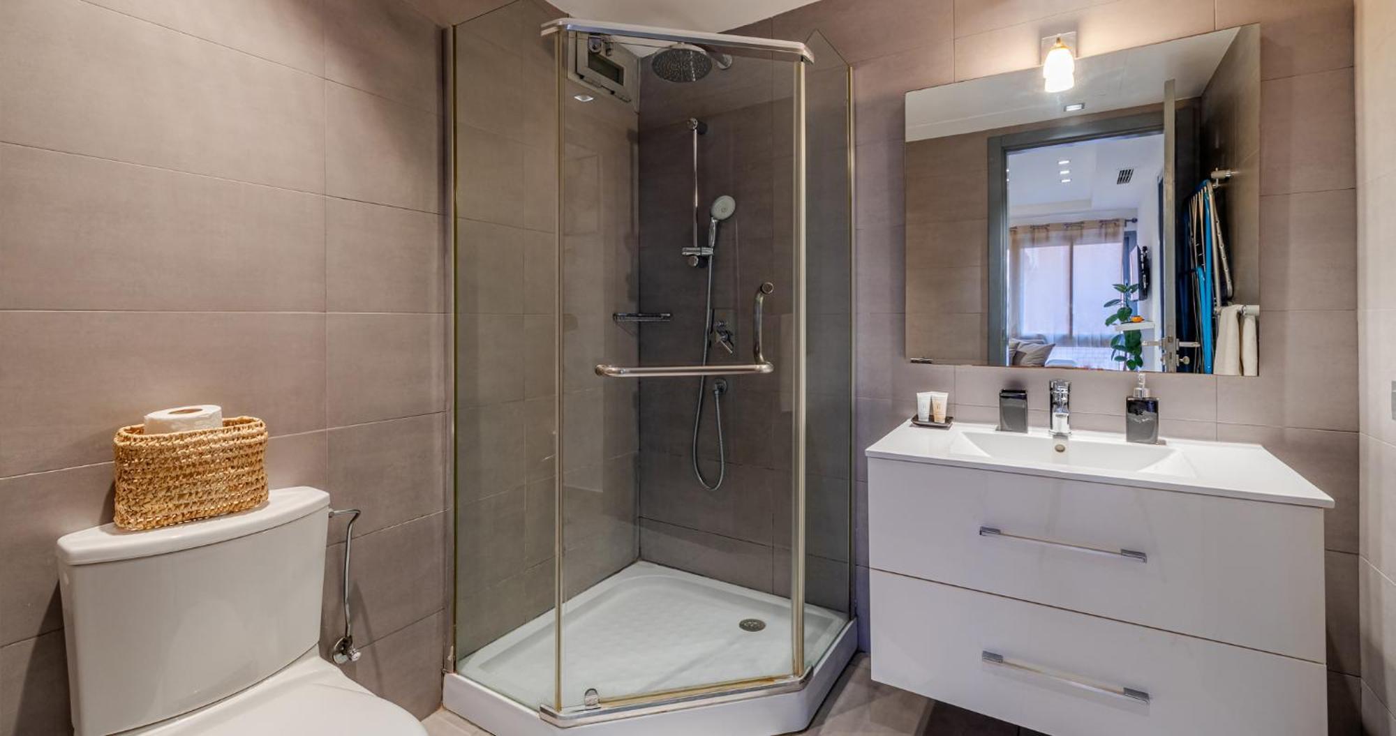 Appartement Lovely 2-bedroom With Ac-netflix-nespreso *