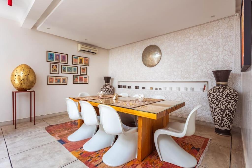 La Sarrazine: Modern Gem In The Kasbah Villa *