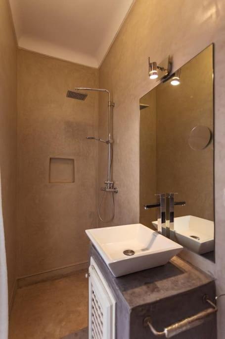 La Sarrazine: Modern Gem In The Kasbah Villa