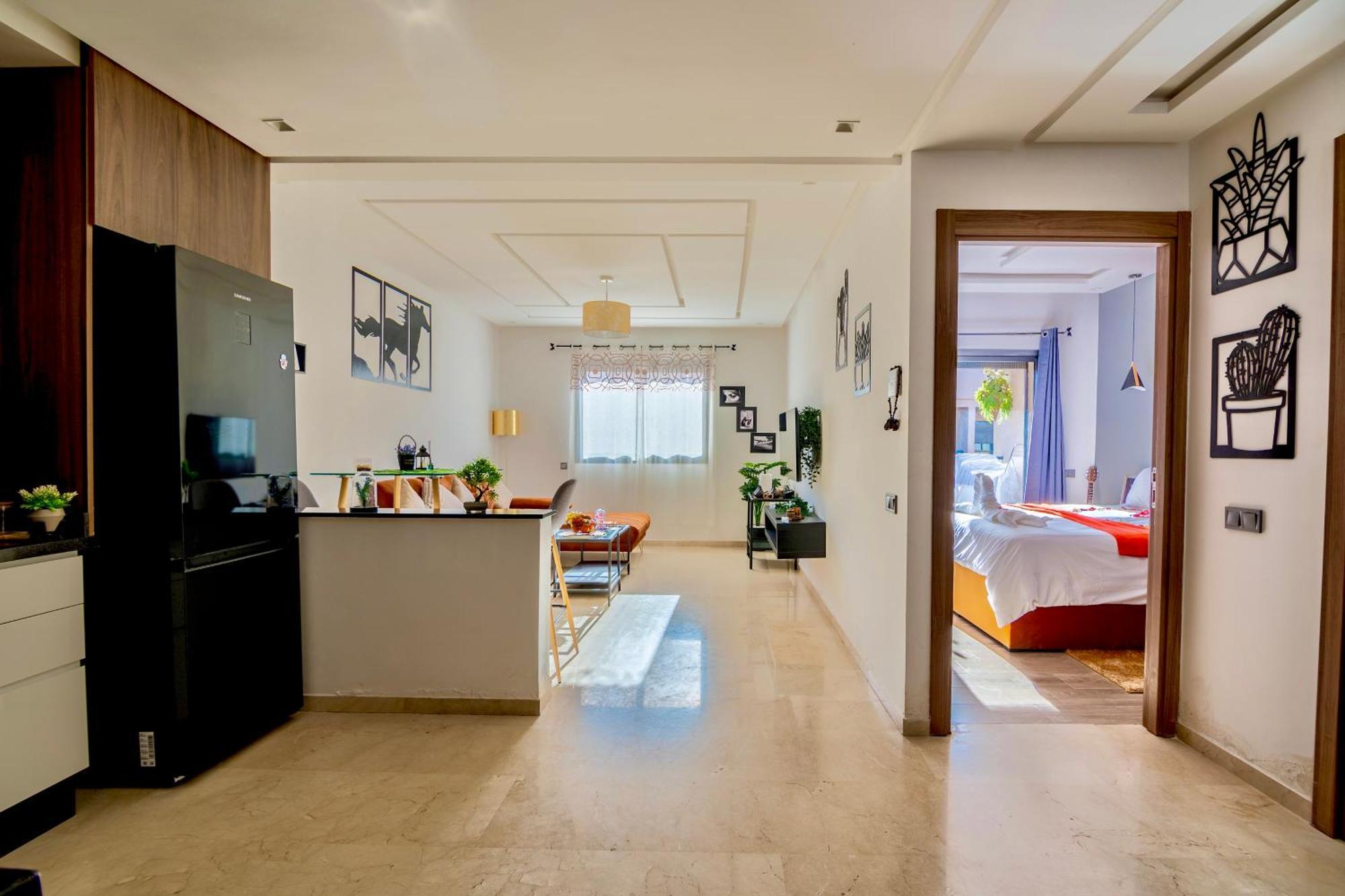 Pearl Suite: King Bed, Pool Joy *