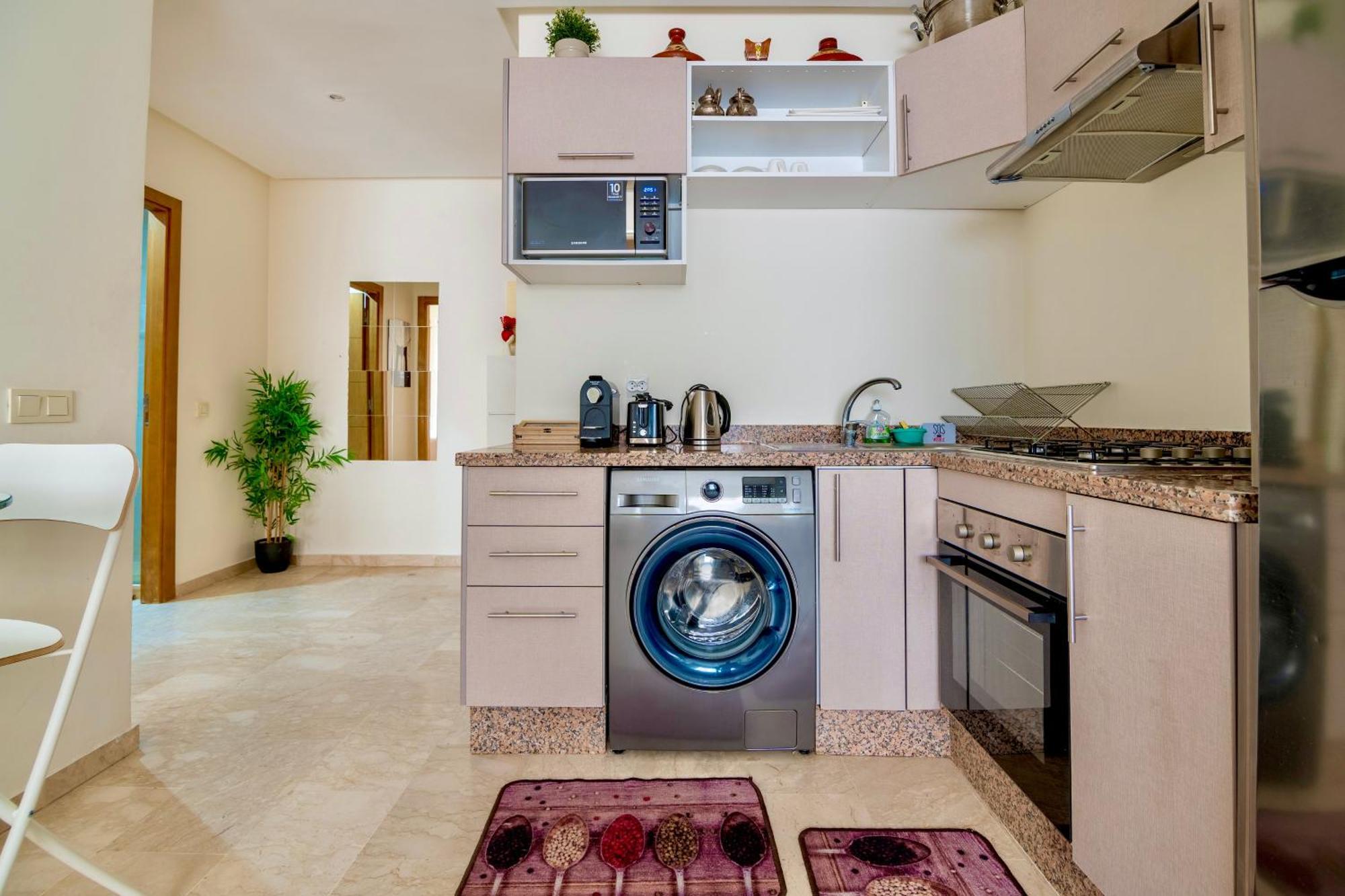 Luxurious King Bed W/pool. Well Centered. Appartement *
