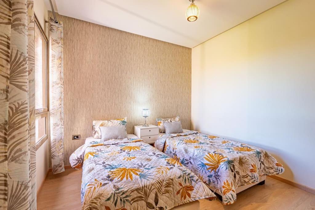 Luxurious Prestigia Golf Apartment *