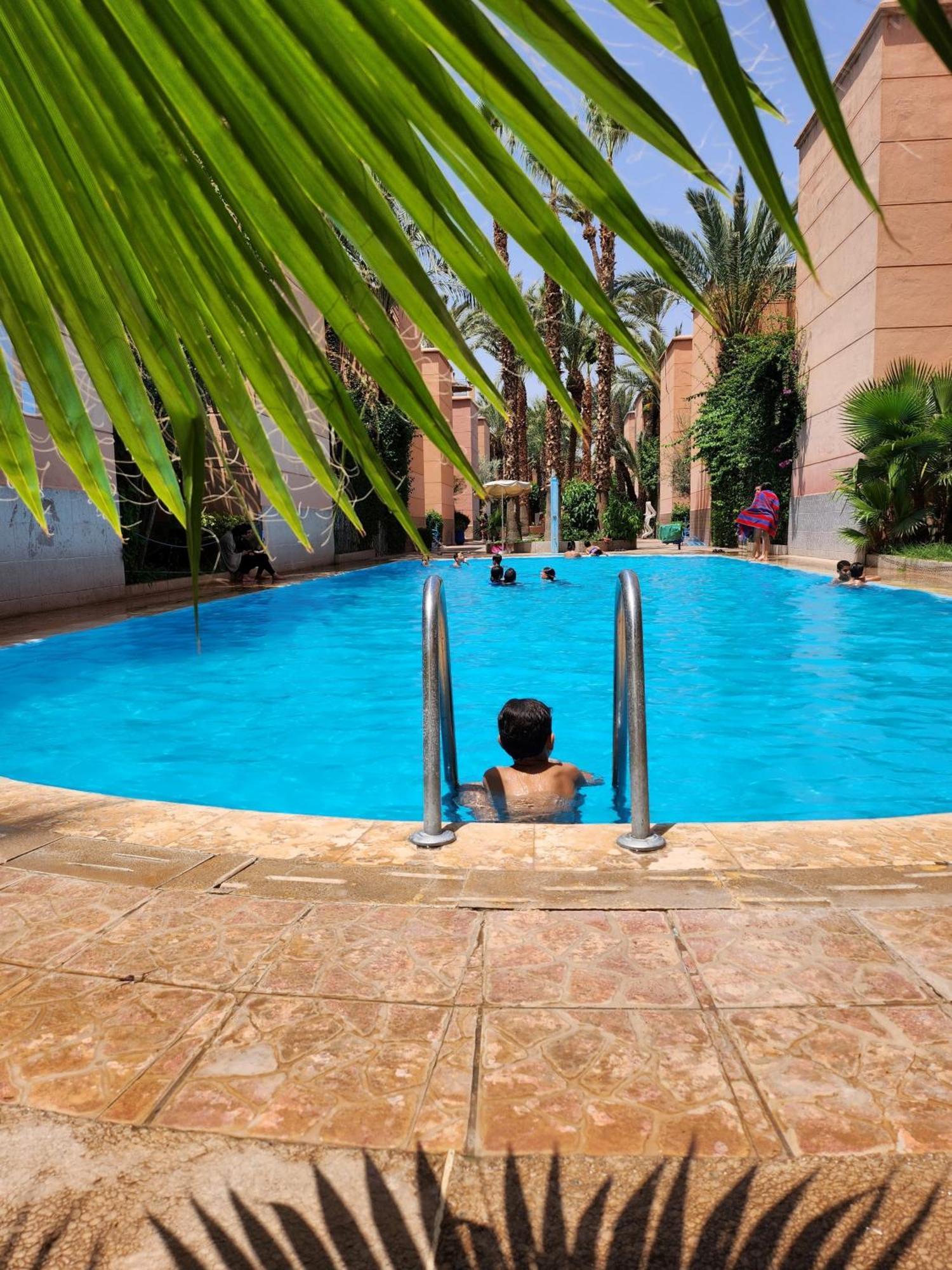 With Outdoor Swimming Pools Vakantiehuis *