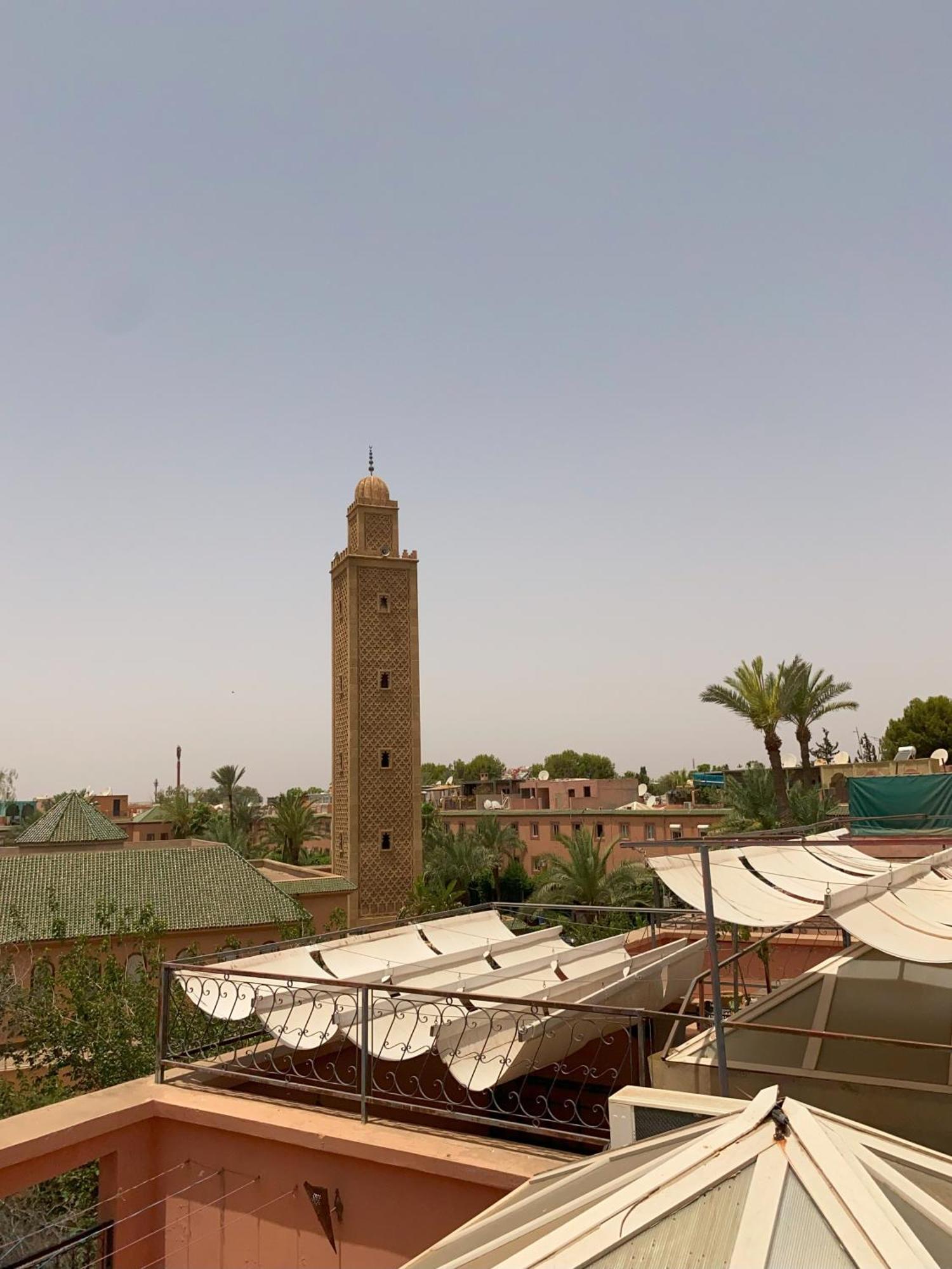 Riad With 3 Swimming Pools 3*