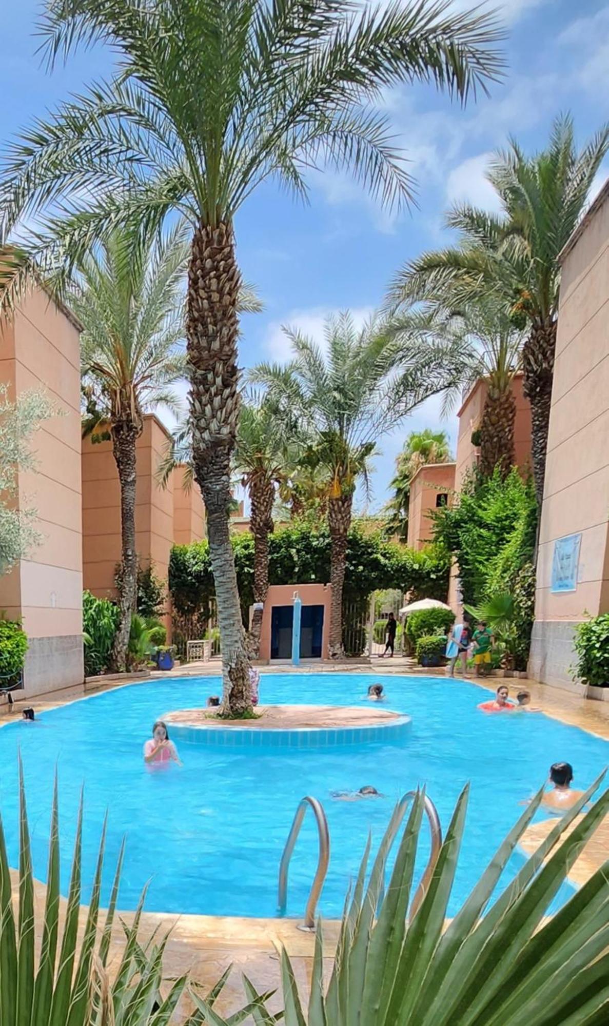 Riad With 3 Swimming Pools