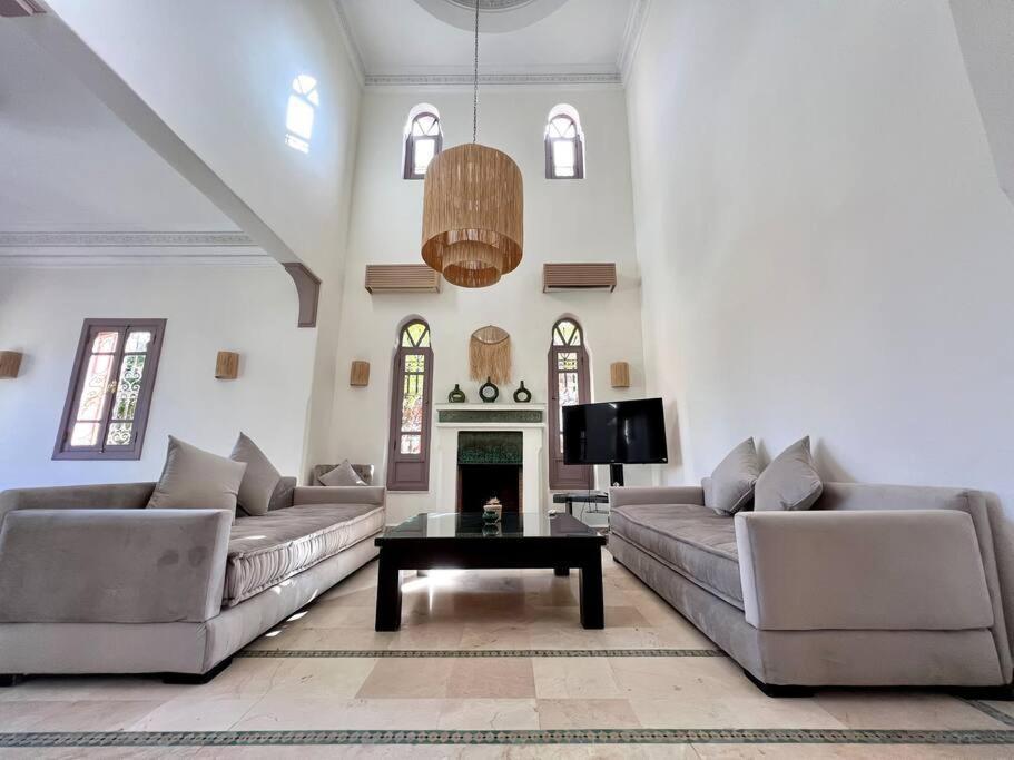 1 By Majestic Villa