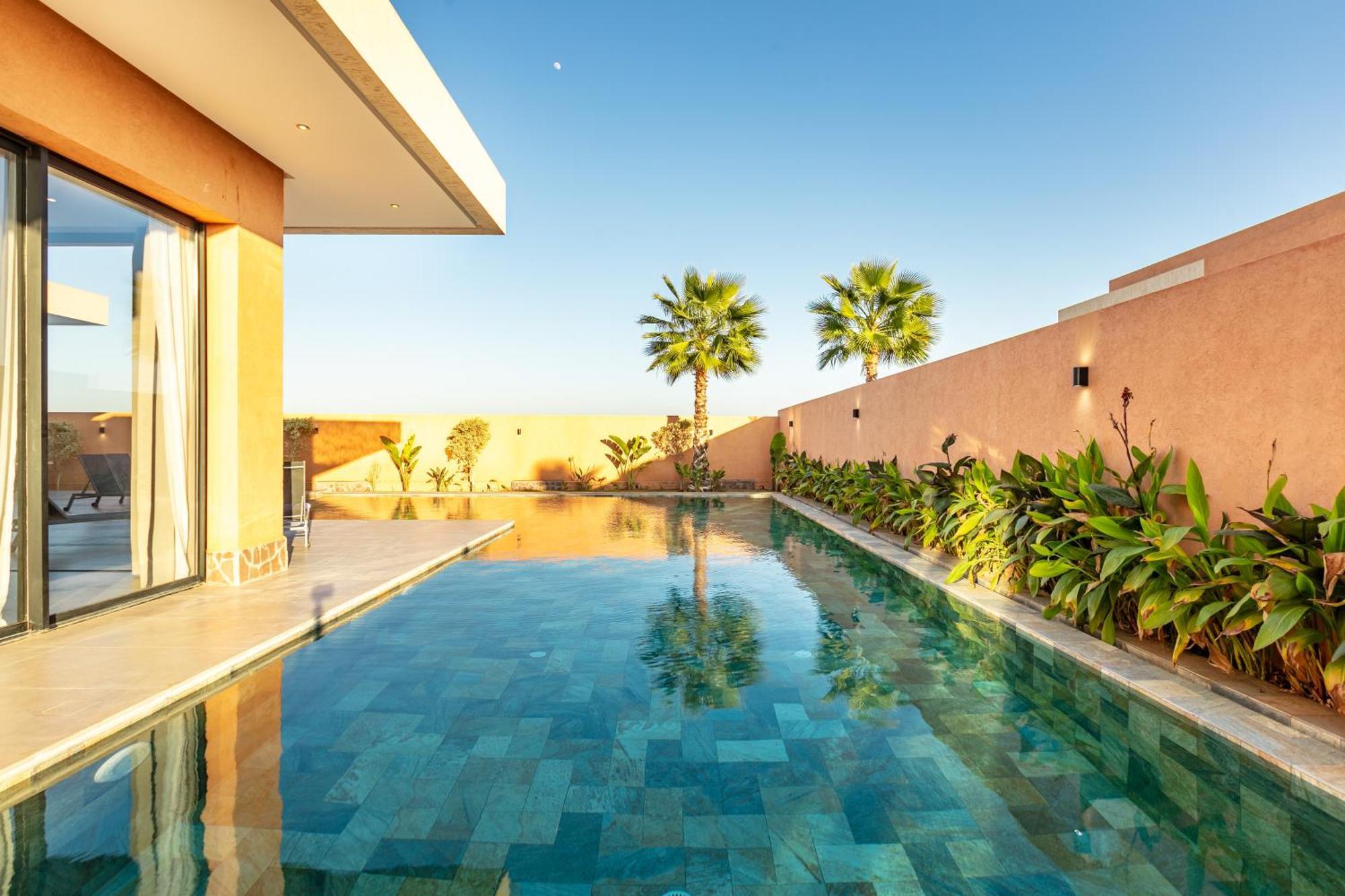 Perle Rouge, Piscine , Cuisiniere, Billard, Playstation5 Marrakesh