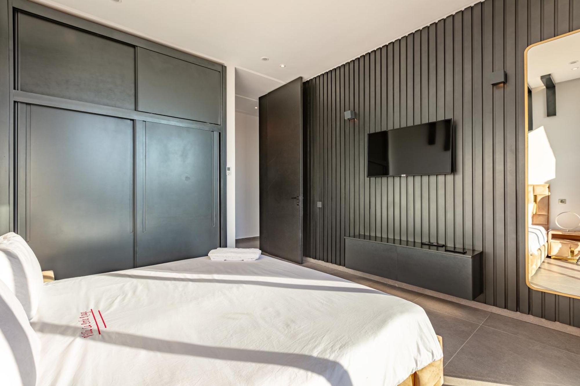 Villa Perle Rouge, Piscine , Cuisiniere, Billard, Playstation5