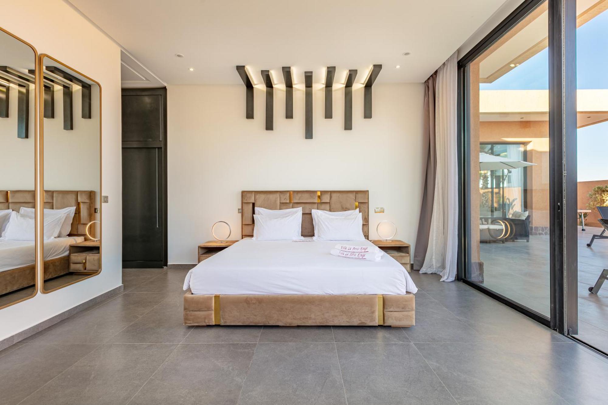 Villa Perle Rouge, Piscine , Cuisiniere, Billard, Playstation5