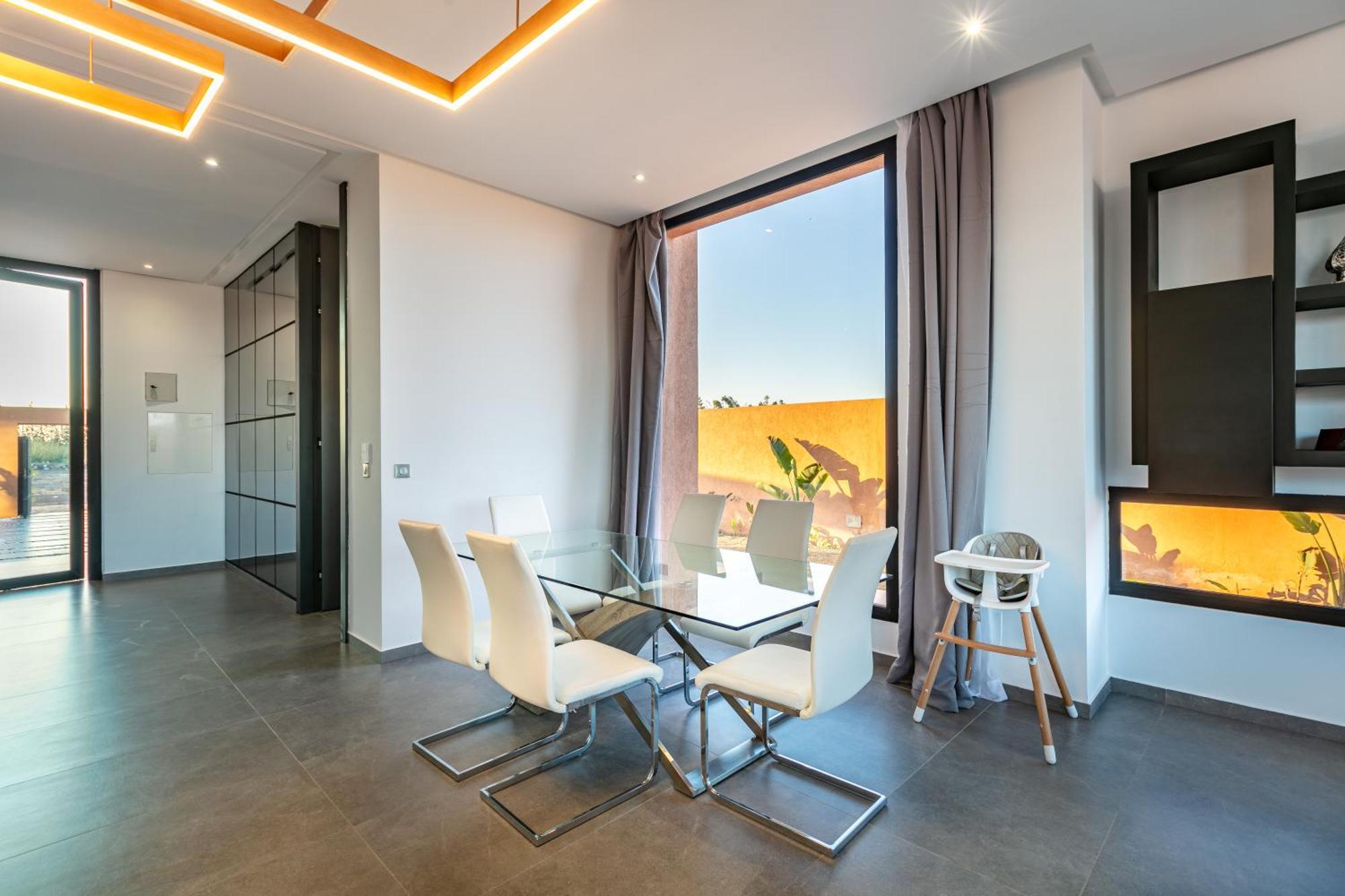 Villa Perle Rouge, Piscine , Cuisiniere, Billard, Playstation5