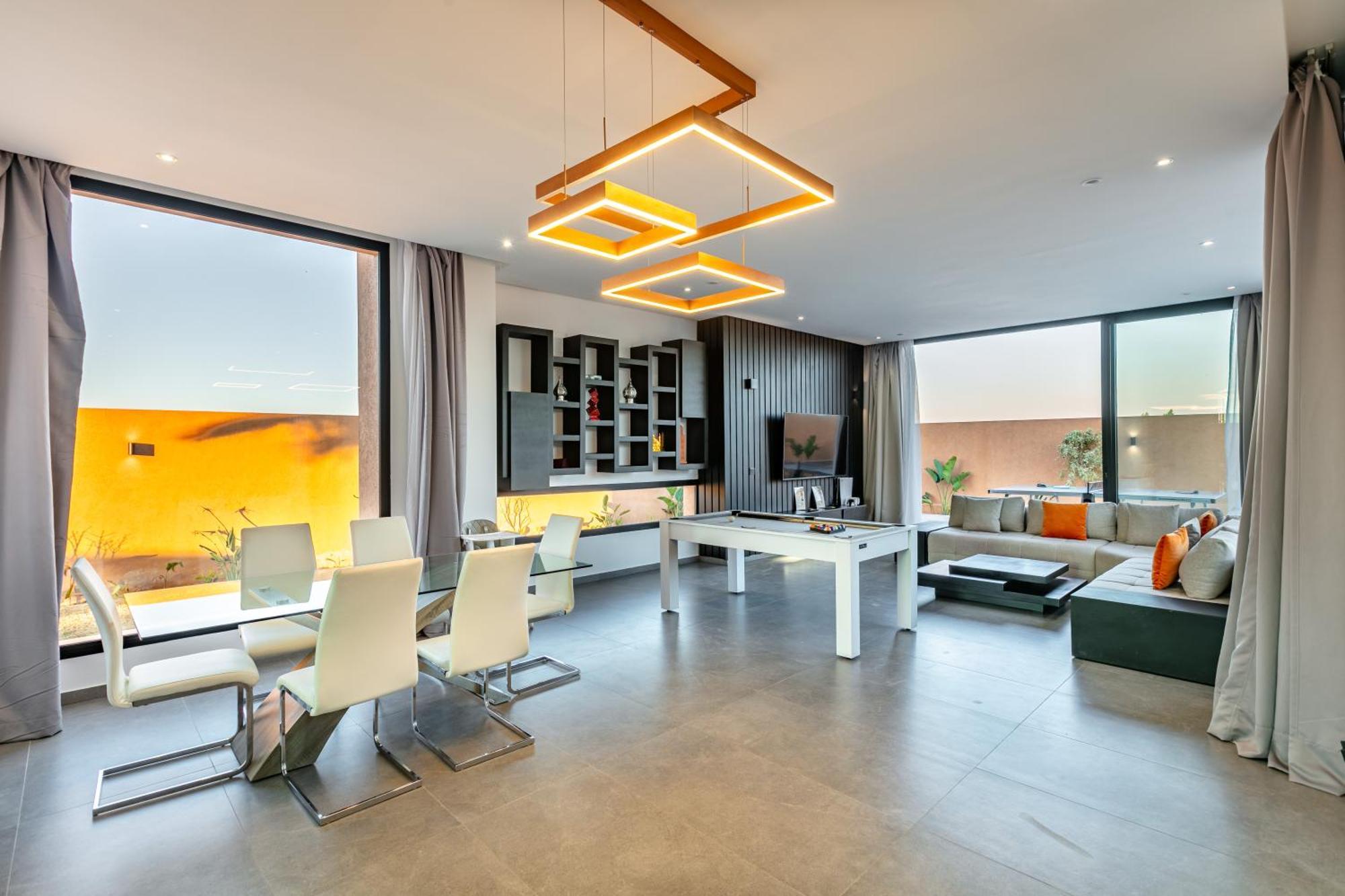 Villa Perle Rouge, Piscine , Cuisiniere, Billard, Playstation5 *