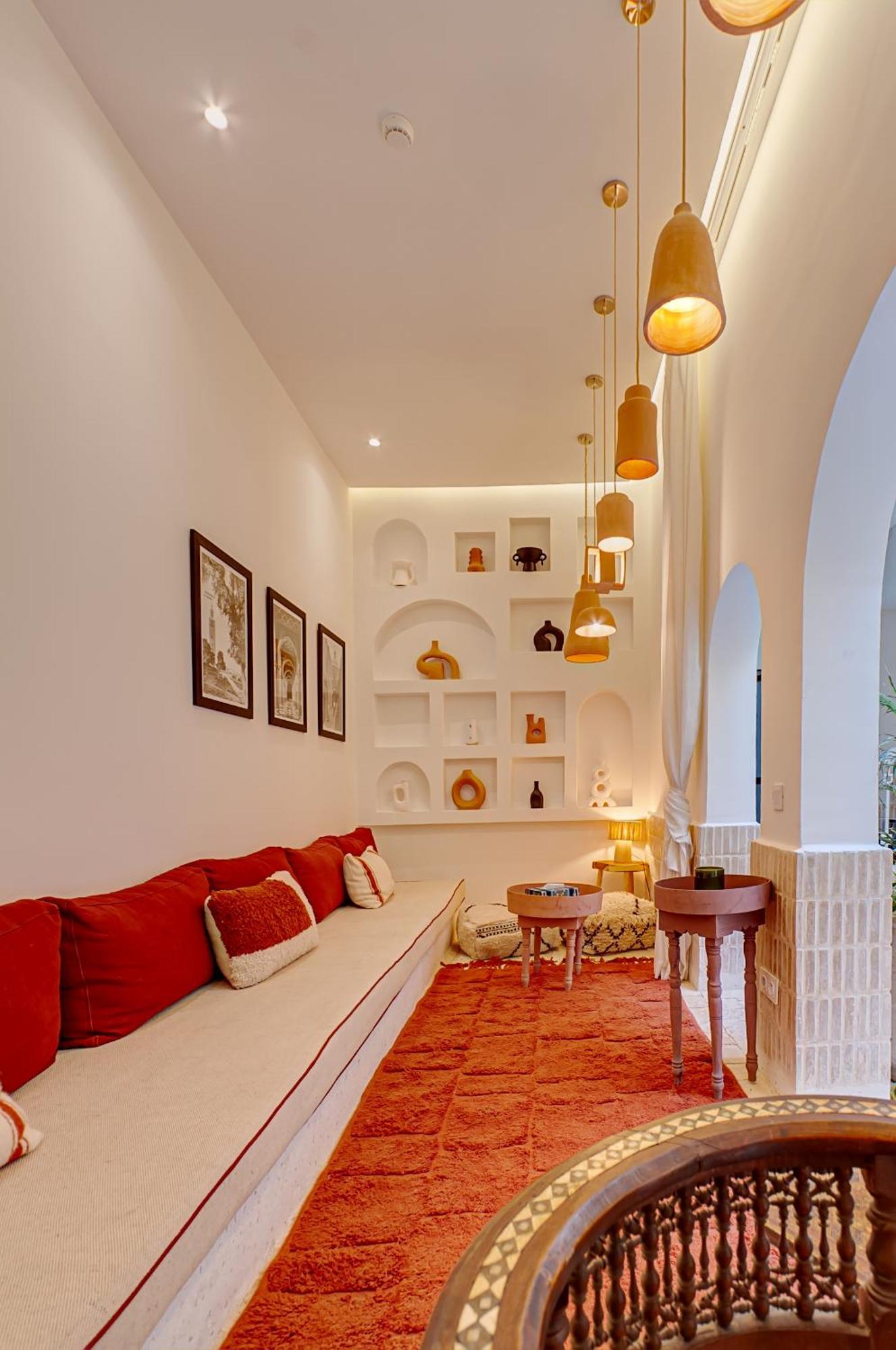 K-white Guest house *