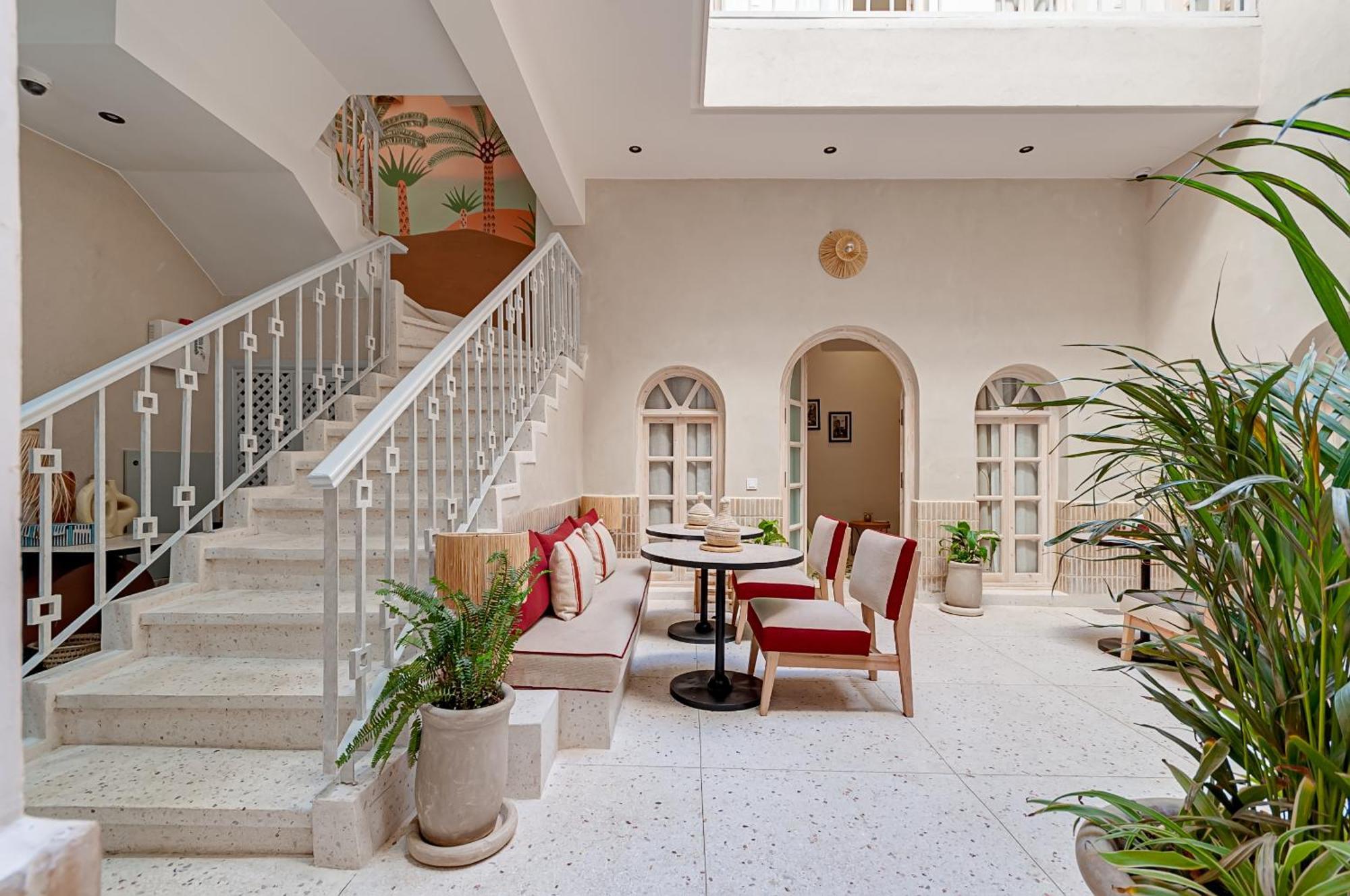 K-white Guest house