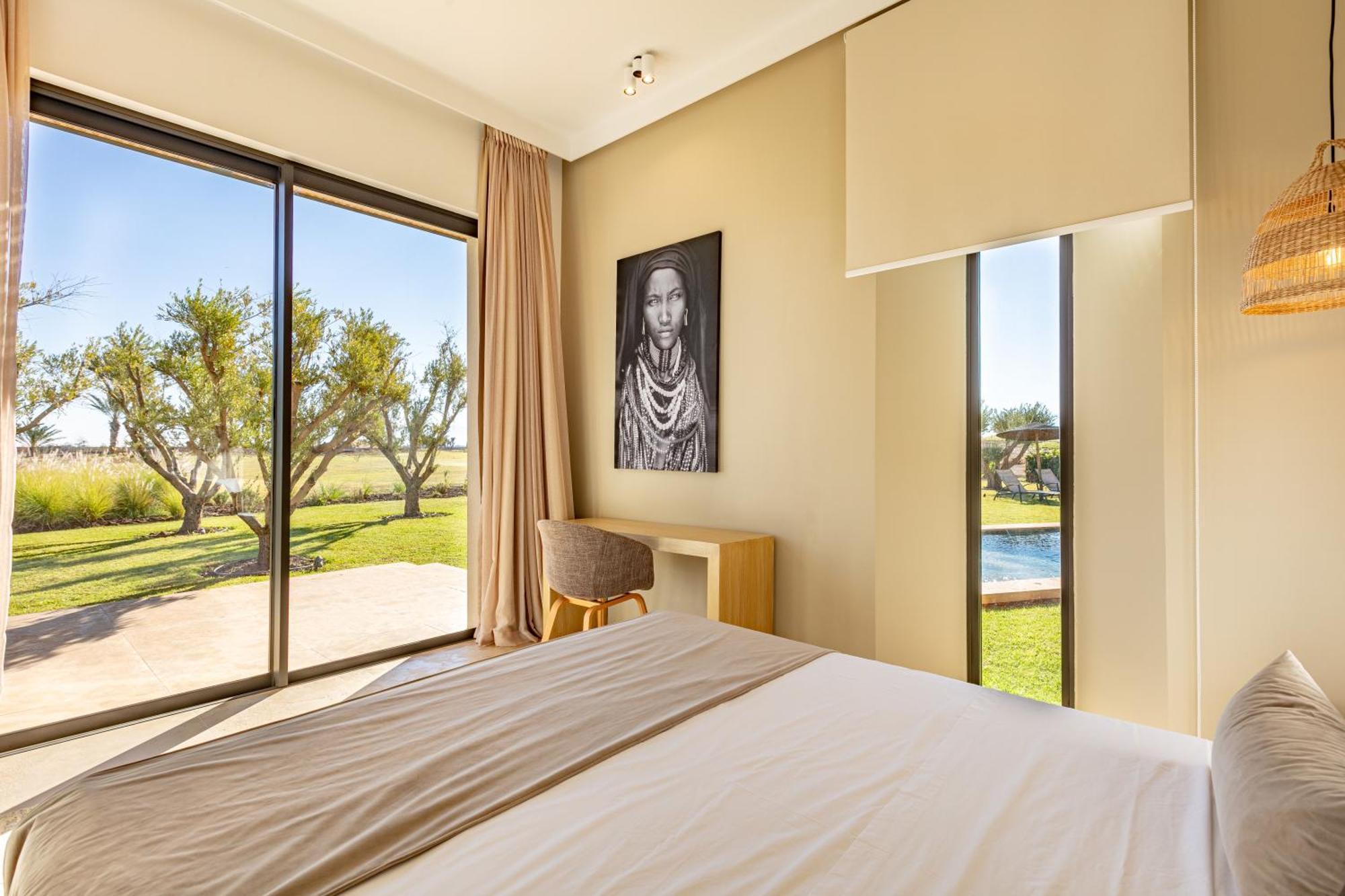 Amelkis, Luxe Front Golf Villa
