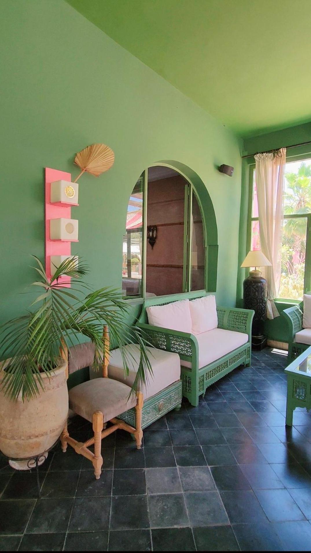 La Des Golfs & Pinkcactus Hotel