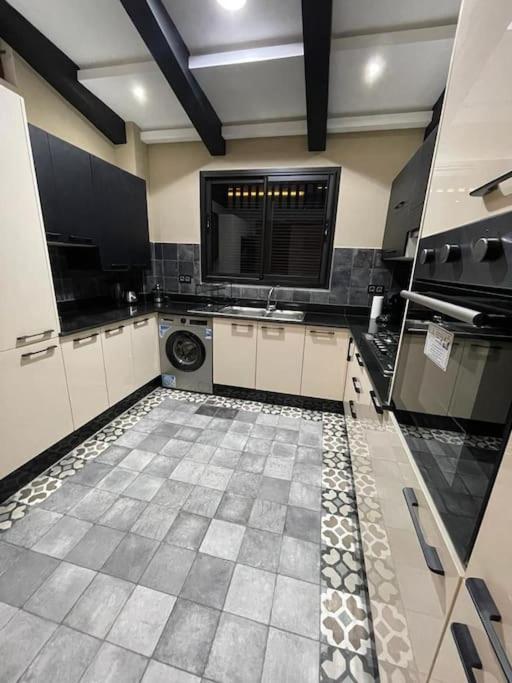 Amele,calme,ensoleille,piscine,salle De Jeux Villa *