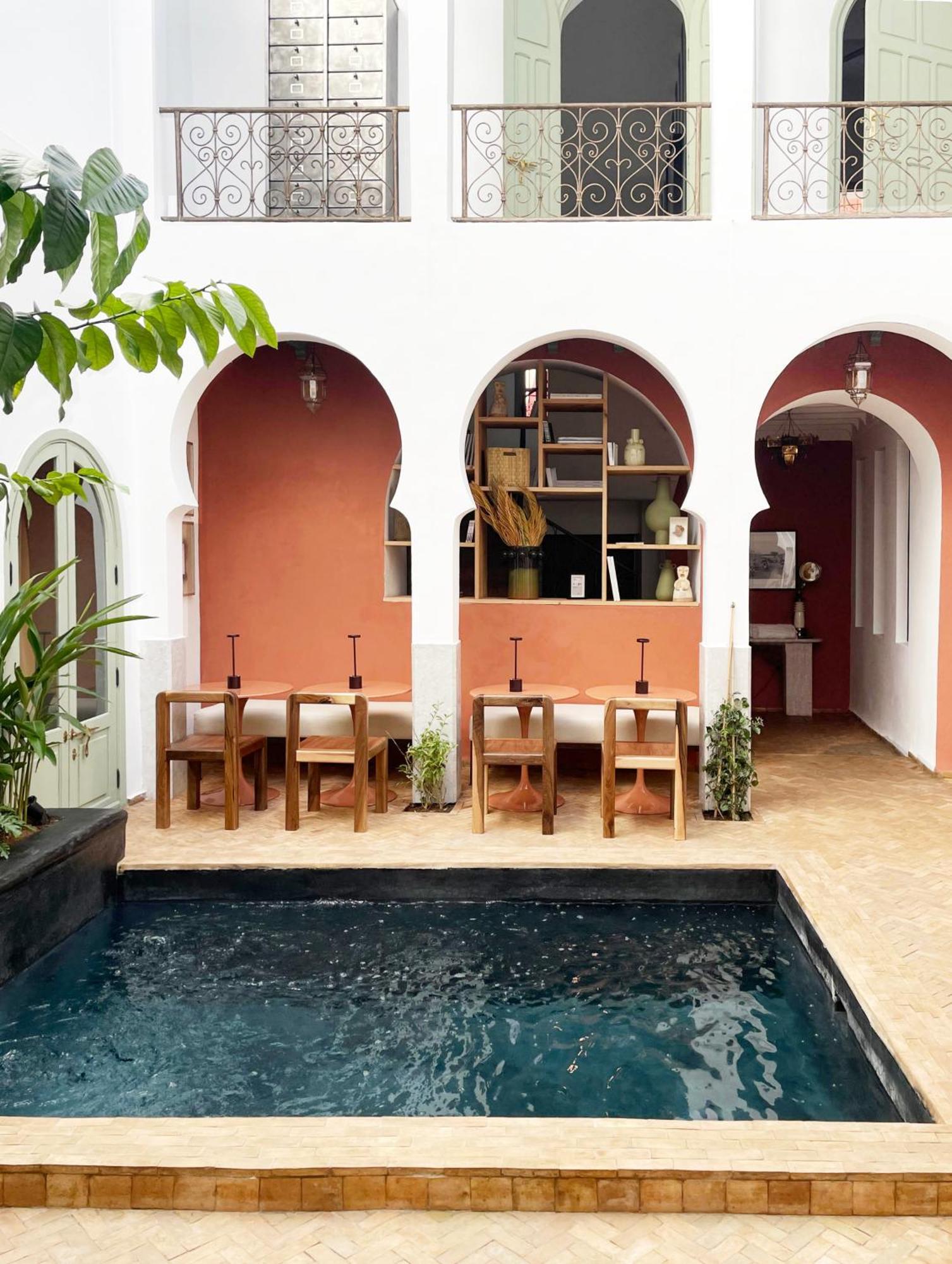 Al Uzza Riad *