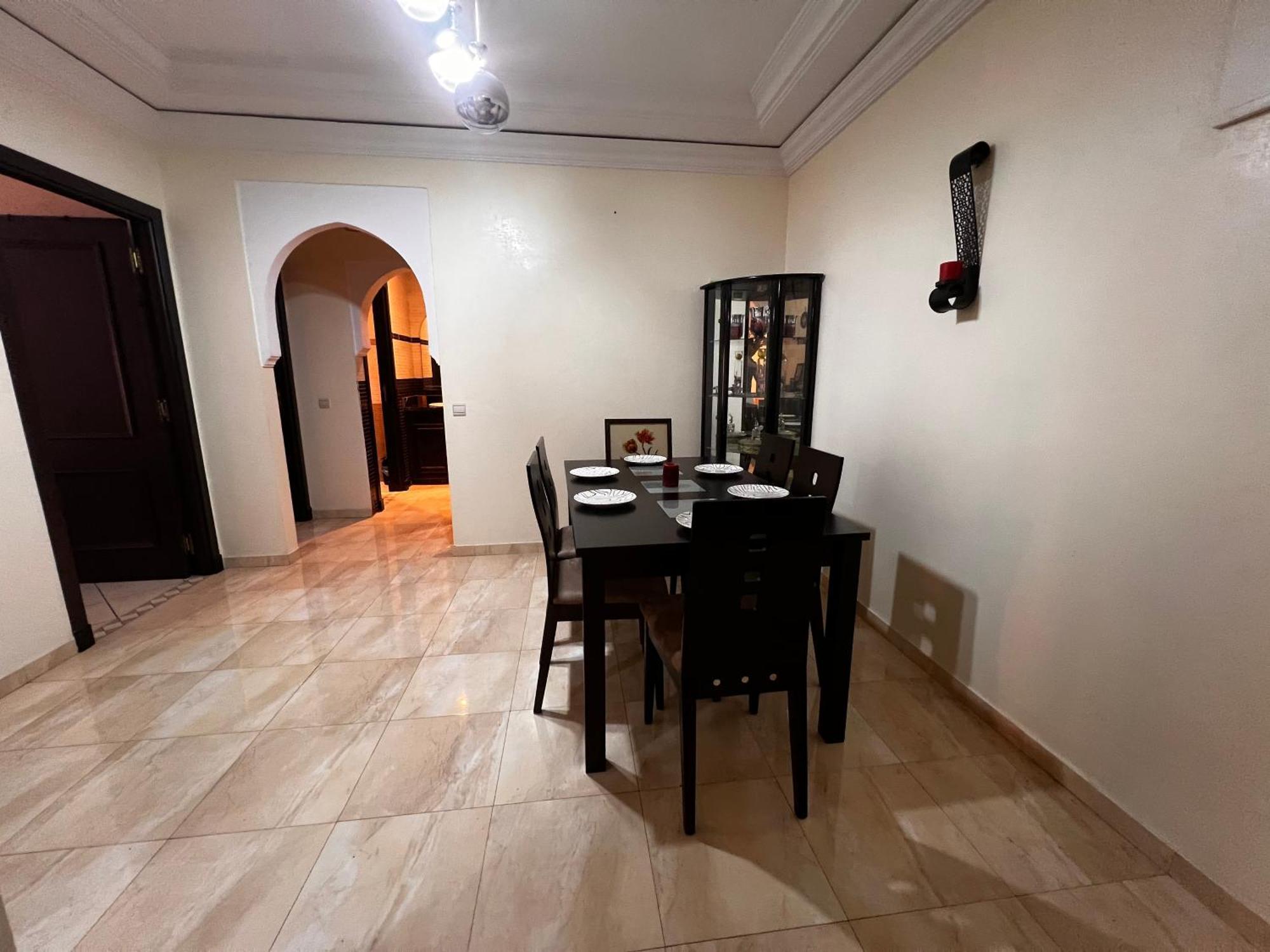 Magnifique, Appartement, Familial, Spacieux 2chambres Salon Salle A Manger Apartamento *