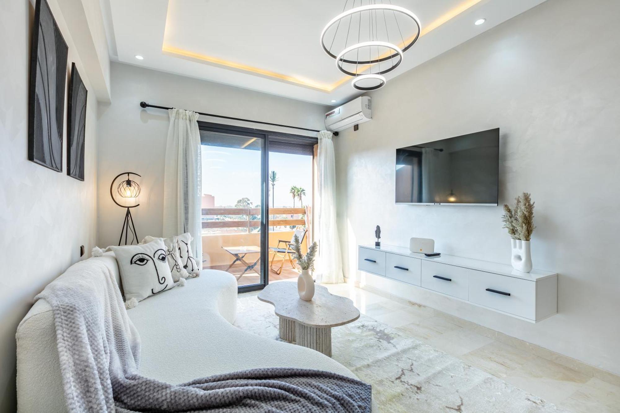 Modern & Charming In The Center Apartment *