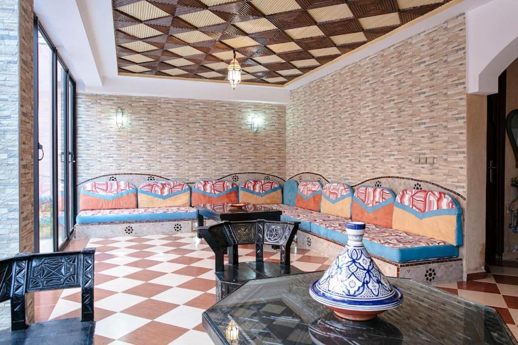 Villa Tranquility - A Timeless Marrakech Haven *
