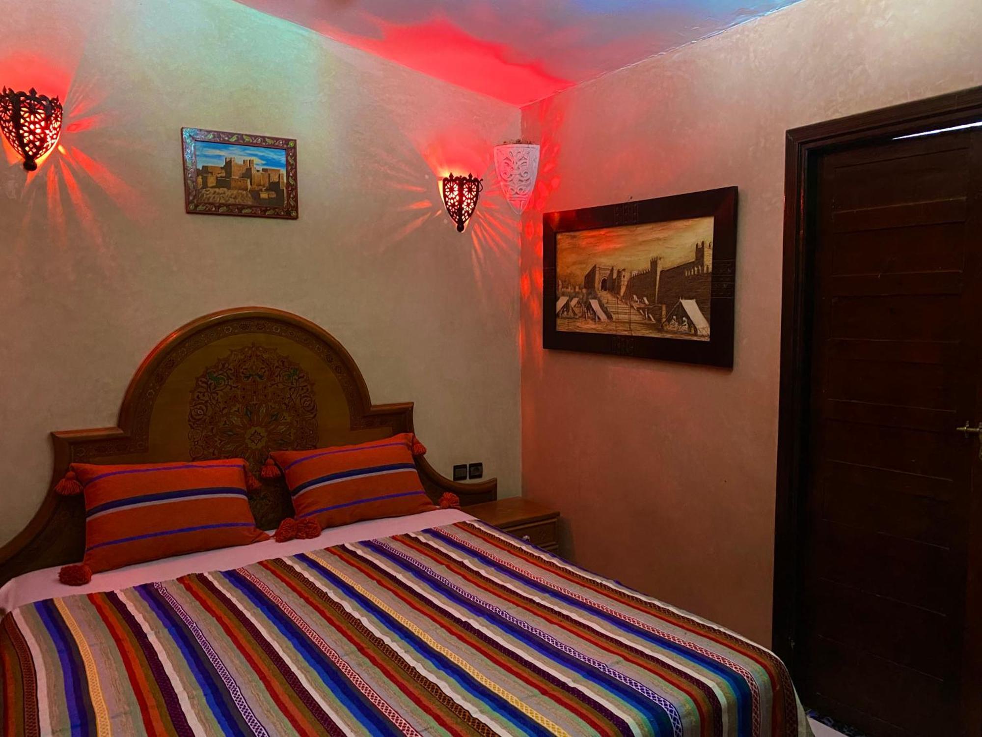 Nezha Avec Jacuzzi Et Au Coeur De Hotel Marrakesh